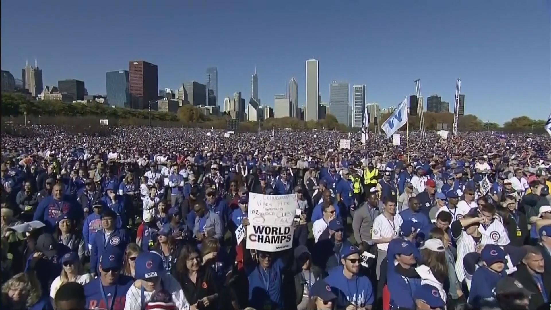 Chicago Cubs parade: Fans swarm streets hours ahead