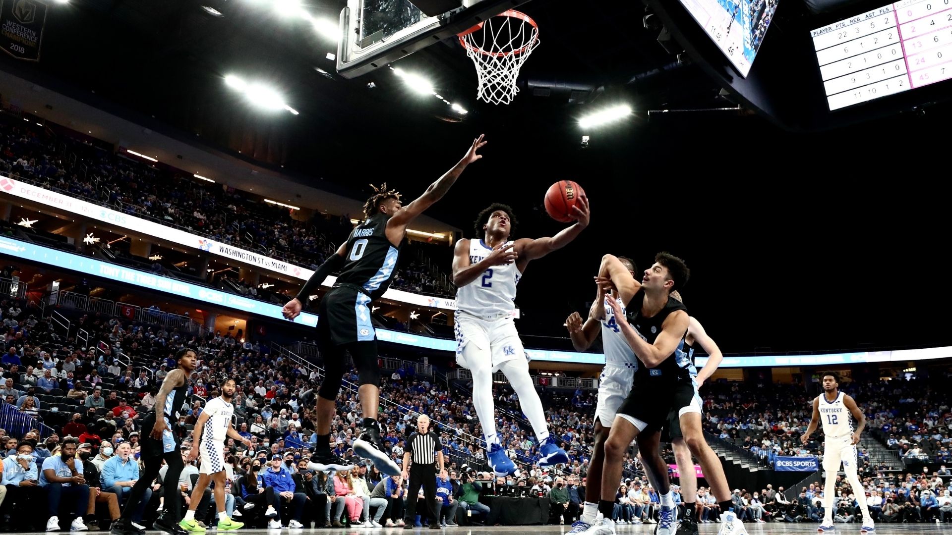 TJ Friedl meets Kentucky basketball team with Mookie Betts