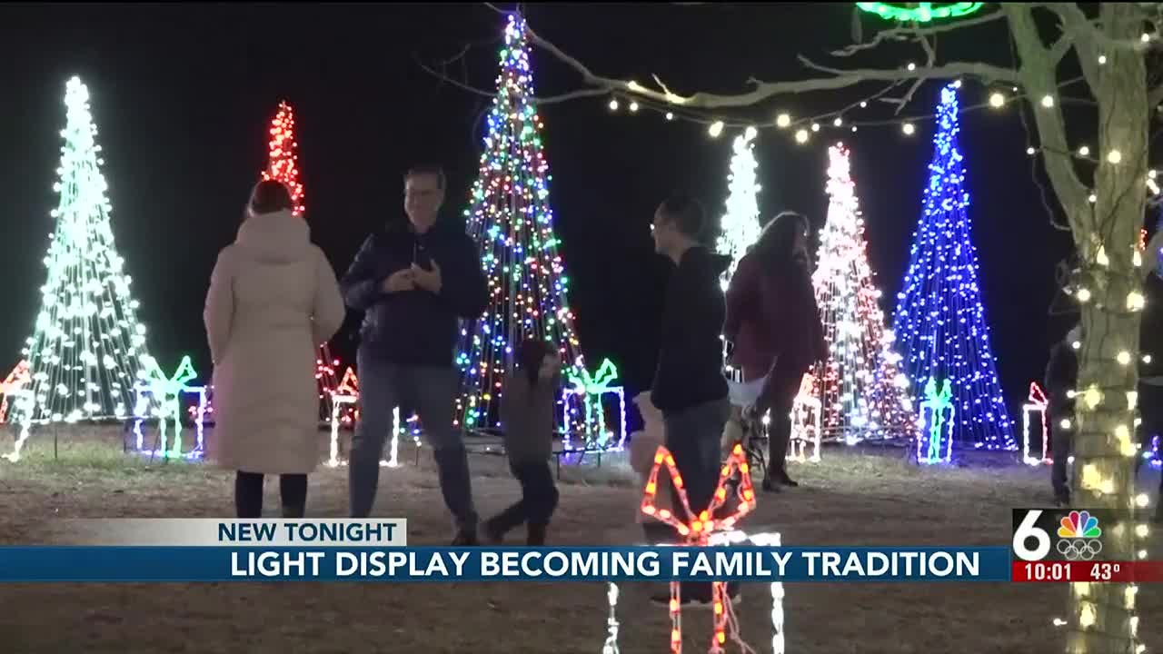 Christmas Lights Papillion Ne 2022 Omaha Metro Families Celebrate Christmas Eve Enjoying Papillion Light  Display