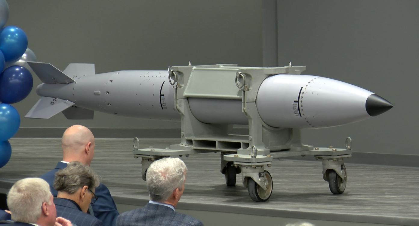 『Jobs bomb』① Pantex plant celebrates completion of first B61-13 weapon