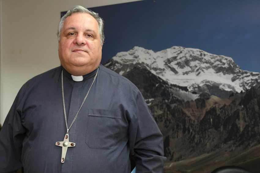 El arzobispo Marcelo Colombo quiere una sociedad comprometida sobre todo  con sus pobres | Sociedad