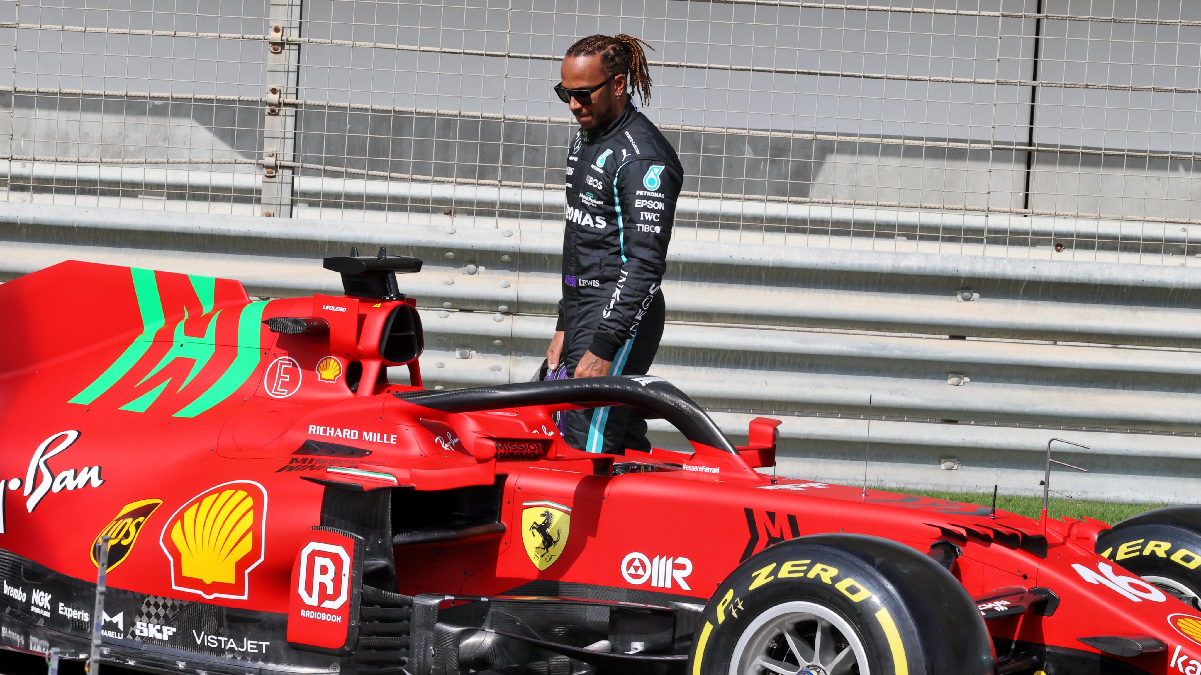 Otra carrera en la Frmula 1: la millonaria oferta de Ferrari a Lewis  Hamilton y qu dijo Mercedes