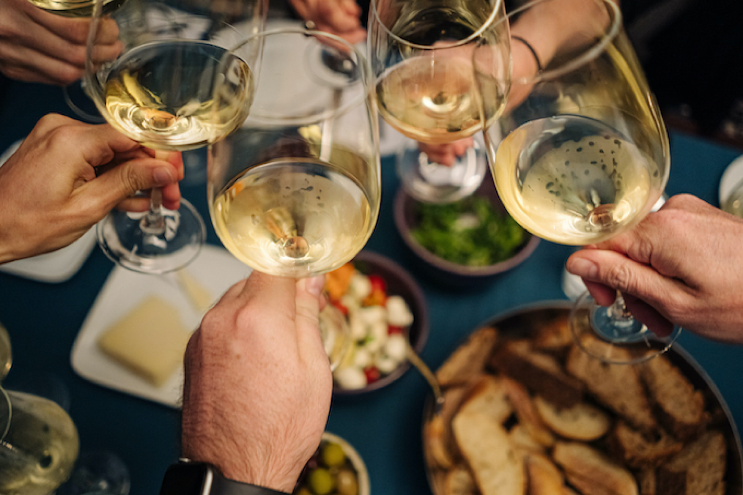 Vacaciones en Mendoza: ¿Cuántas botellas de vino se pueden llevar en el  avión? | Noticias