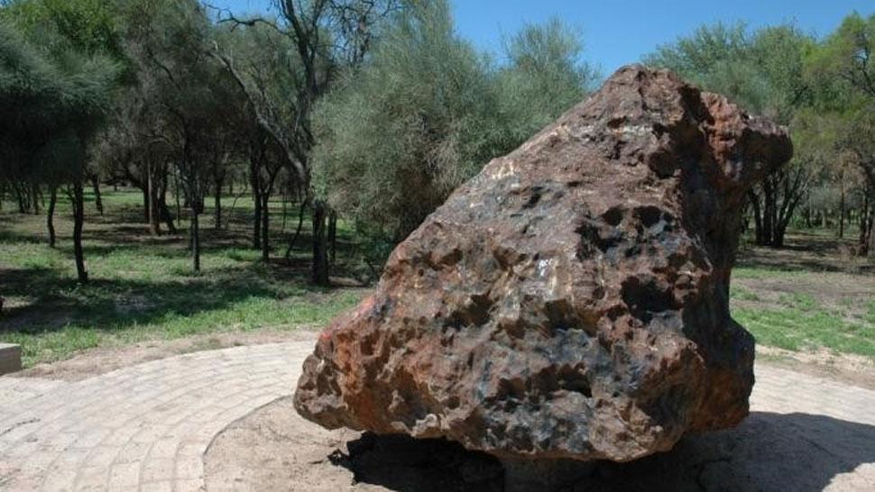 Pol mica en el Chaco por el traslado de un meteorito