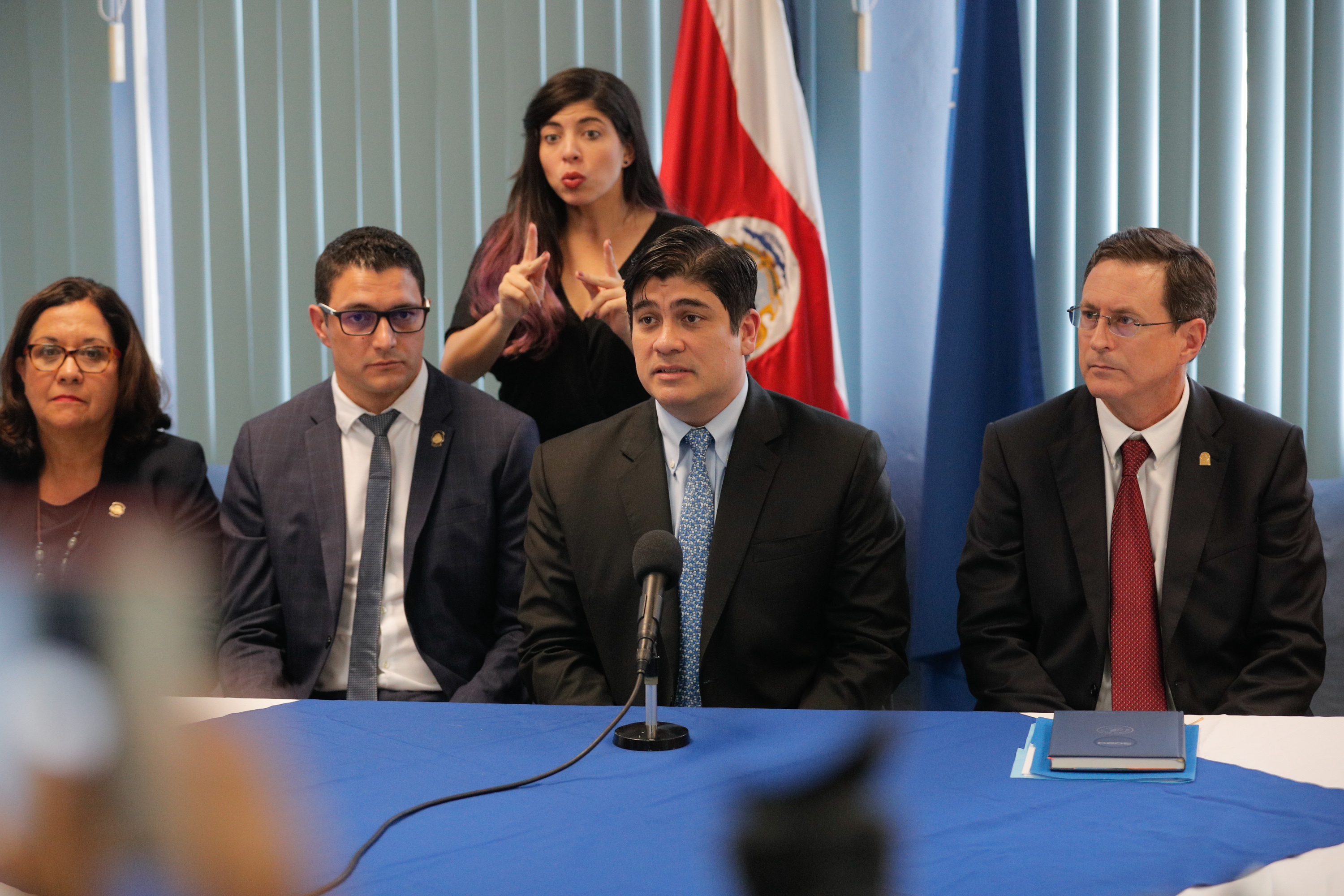 6/3/2020. San José. Ministerio de Salud. Conferencia de prensa Coronavirus. Primer caso confirmado en el país. En la foto aparece (iz a der) el ministro de Salud, Daniel Salas; el presidente de la república, Carlos Alvarado y Dr. Román Macaya Hayes presidente ejecutivo de la Caja Costarricense de Seguro Social. Foto Jeffrey Zamora