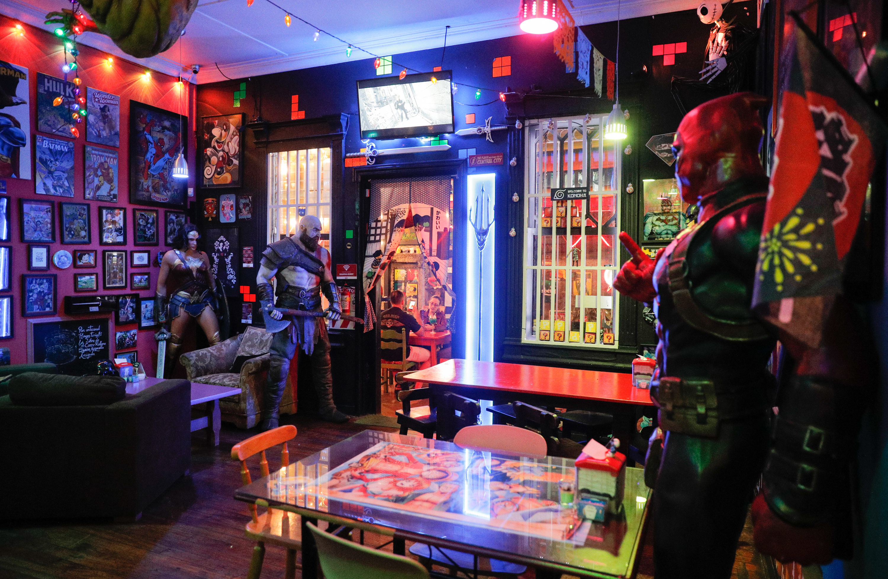 San Pedro. 26/6/2019. Recorrido por bares y restaurantes tematicos. Casa Manga. Foto Jeffrey Zamora
