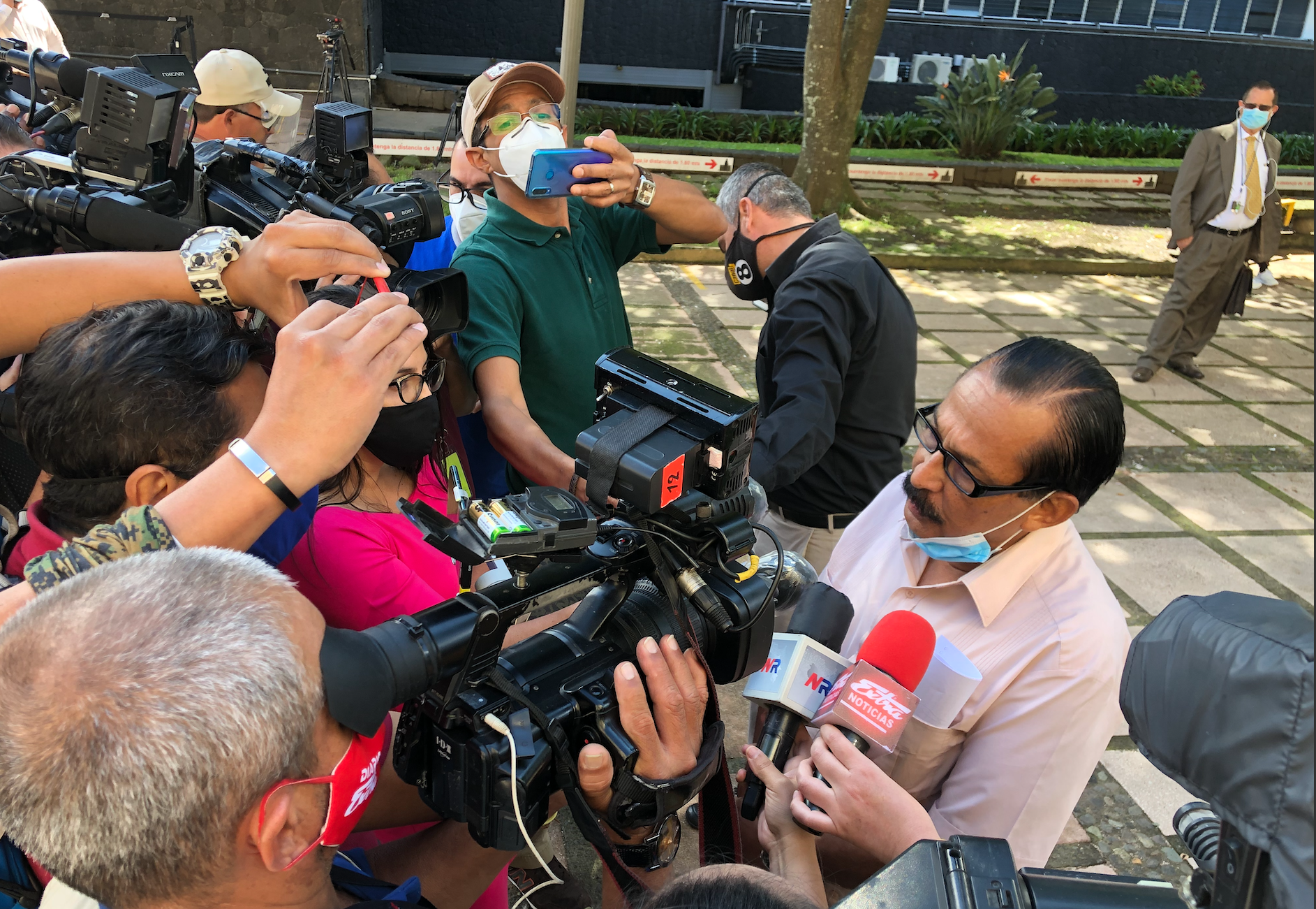 ¿A qué se refería exactamente Célimo Guido con levantar el país? ‘Que le de cada uno la interpretación que quiera’, afirmó el dirigente de Rescate Nacional. Fotografía: Juan Diego Córdoba.