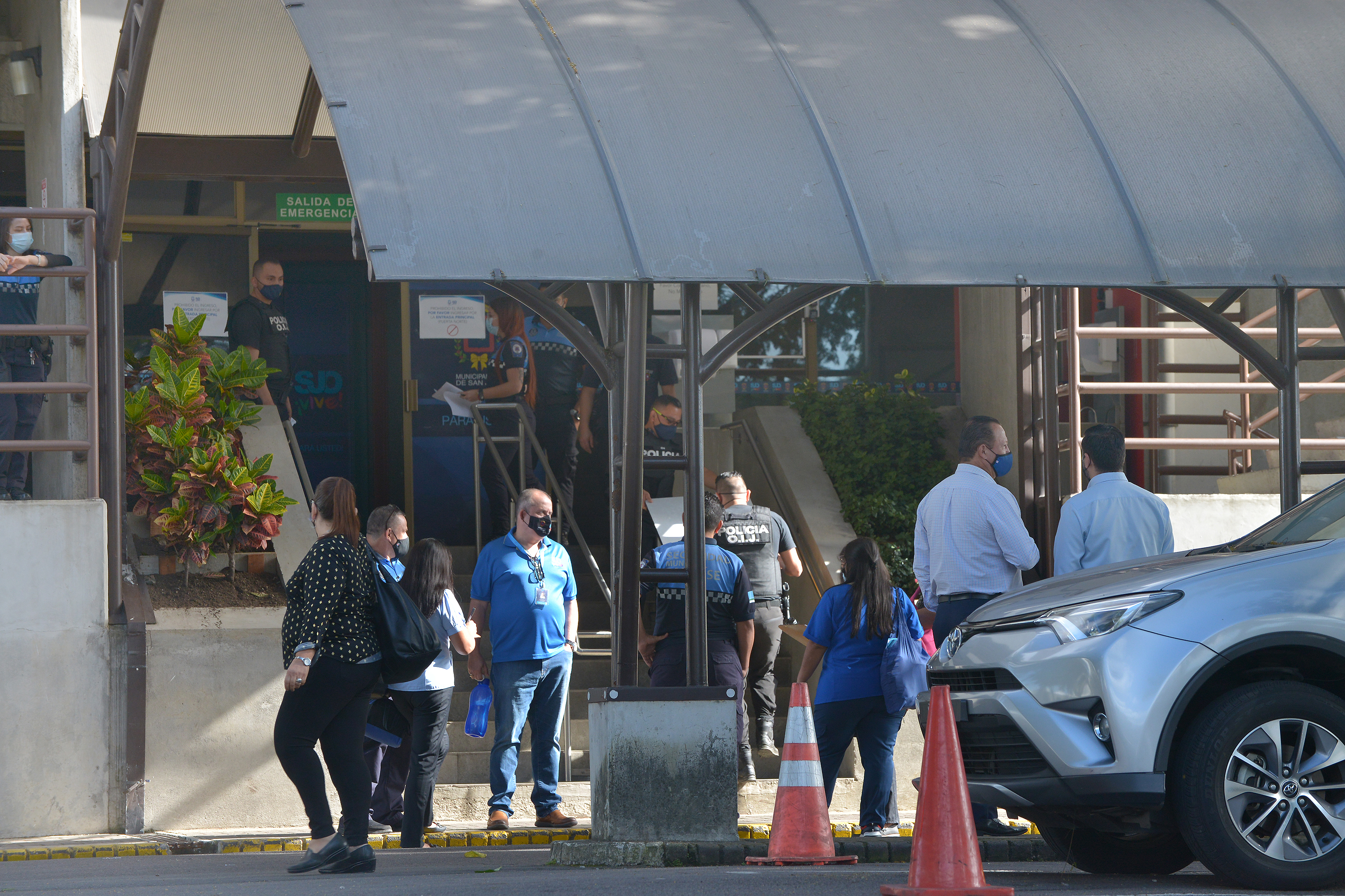 15 de noviembre del 2021. Municipalidades de San José y Escazú. Allanamientos realizados por el OIJ en las municipalidades de San José (Av. 10) y Escazú. En la foto: Ambiente general en la. Municipalidad de San José. Foto: Albert Marín para la Nación.