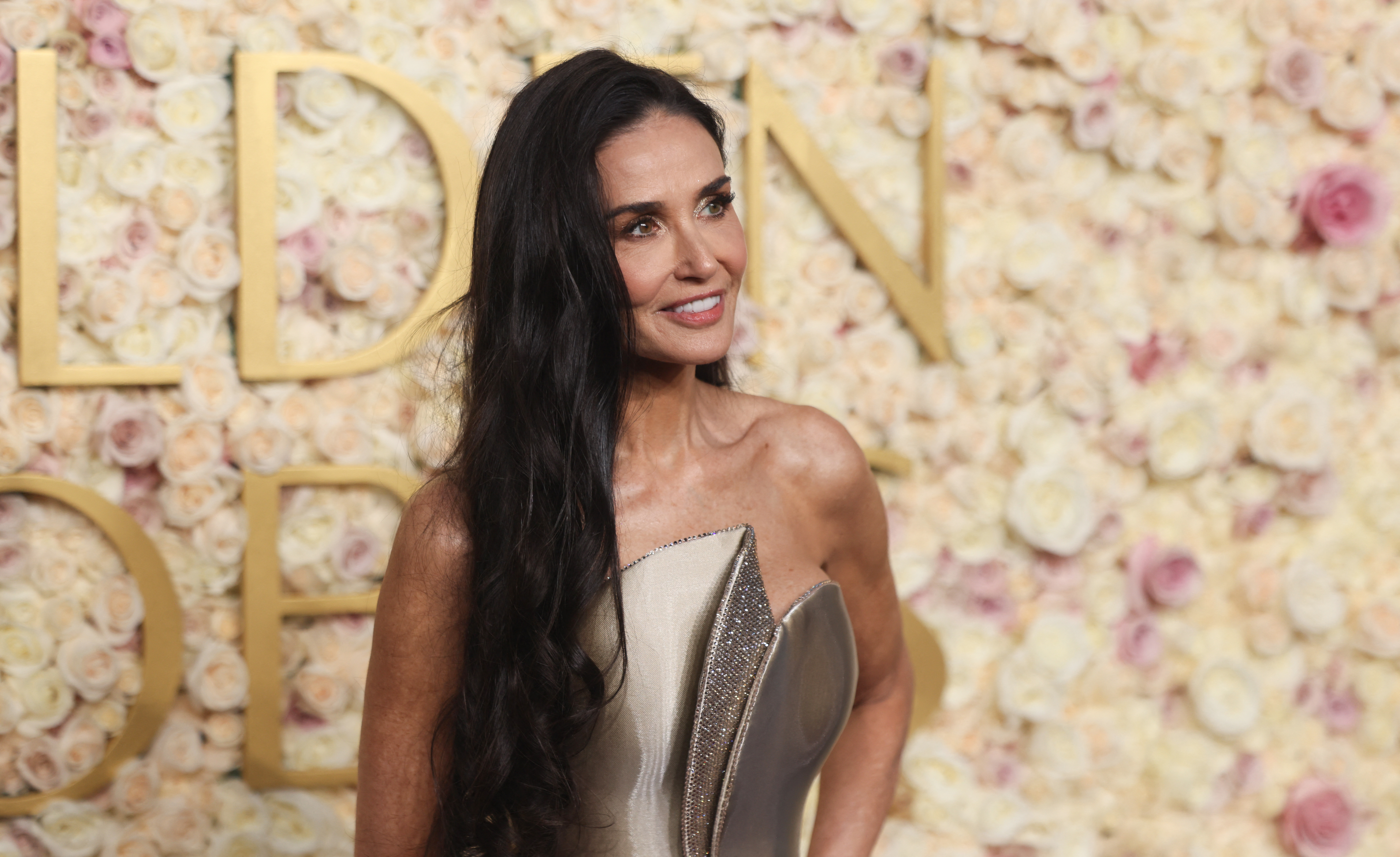 Imágenes de varios de los ganadores de los Globos de Oro 2025: Demi Moore, Colin Farrell, Sebastian Stan.