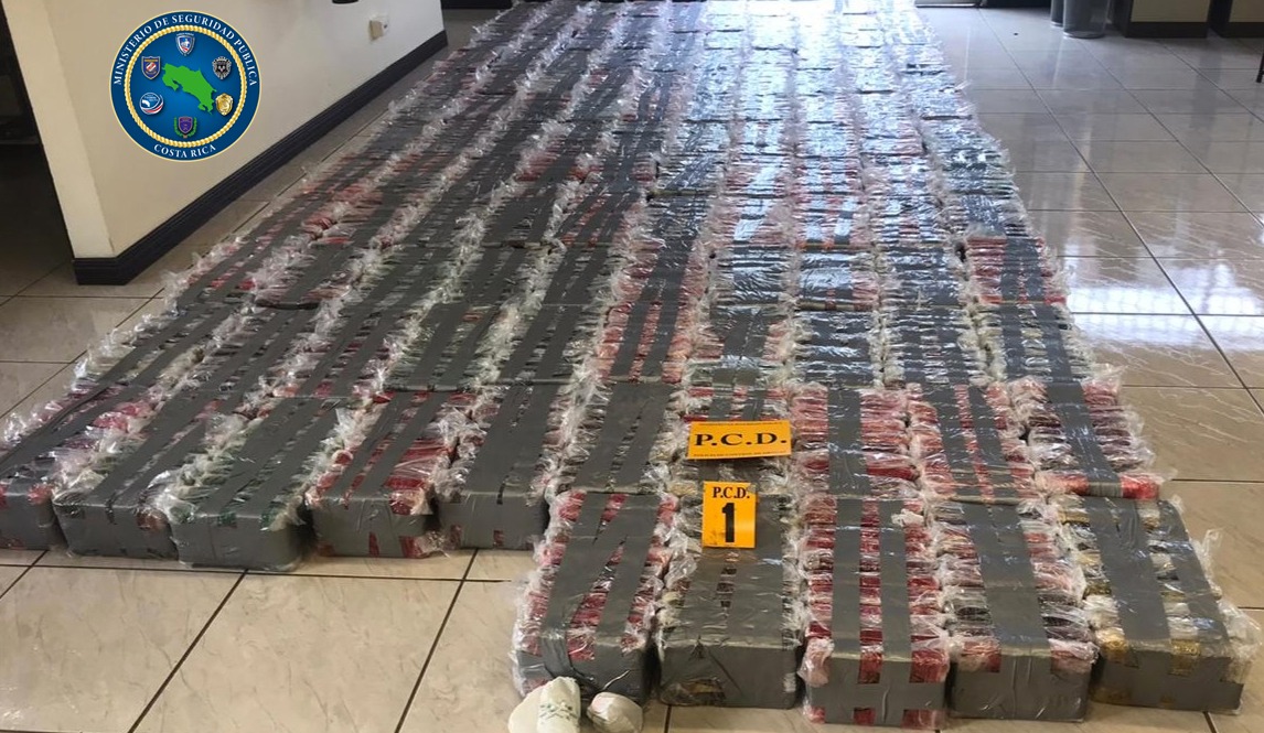 Un cargamento de 1.250 paquetes de cocaína que iba a ser enviado a Róterdam, Holanda, se estima tiene un valor en Europa, de ¢23.000 millones. Fotos cortesía de MSP