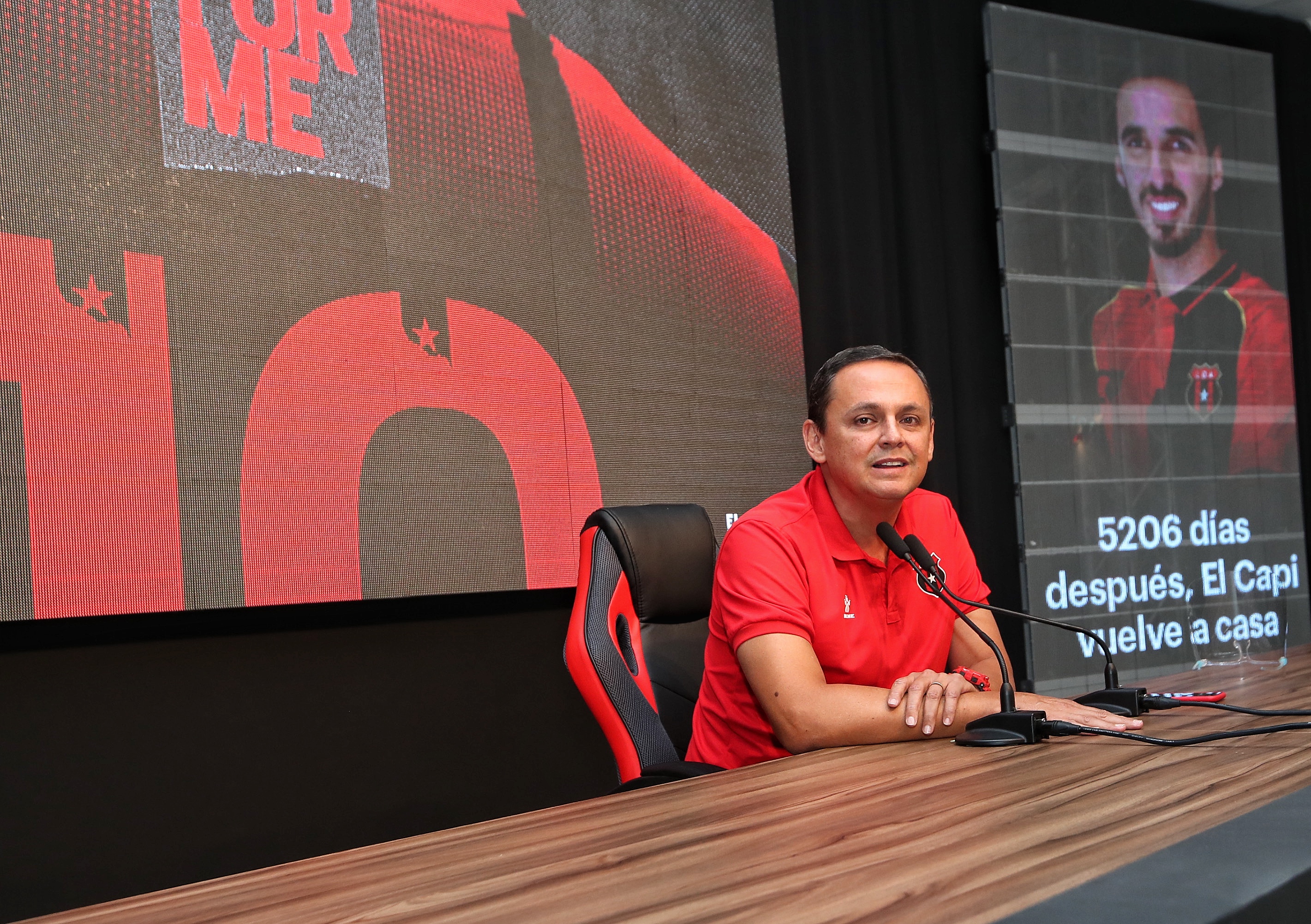 23/07/2020/ en la imagen Fernando Ocampo Presidente de la Liga Deportiva Alajuelense durante la presentación de Bryan Ruiz quien vuelve al equipo después de 14 años / Fotografia: John Durán
