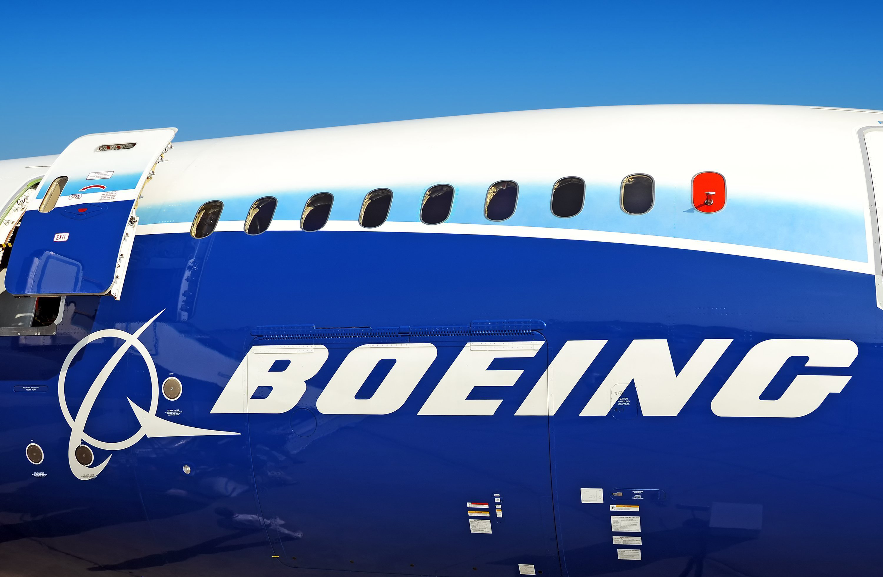 Administración Federal de Aviación de Estados Unidos está a la espera de que Boeing suministre más información sobre el imprevisto que presentó un avión de Alaska Airlines