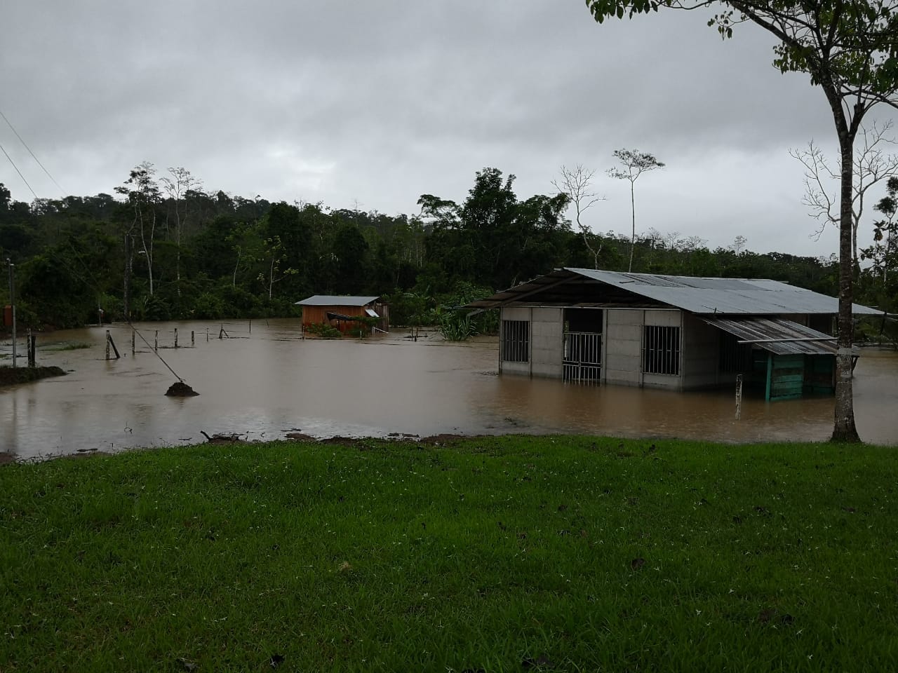 Onda tropical se empieza a hacer sentir en el país | La Teja