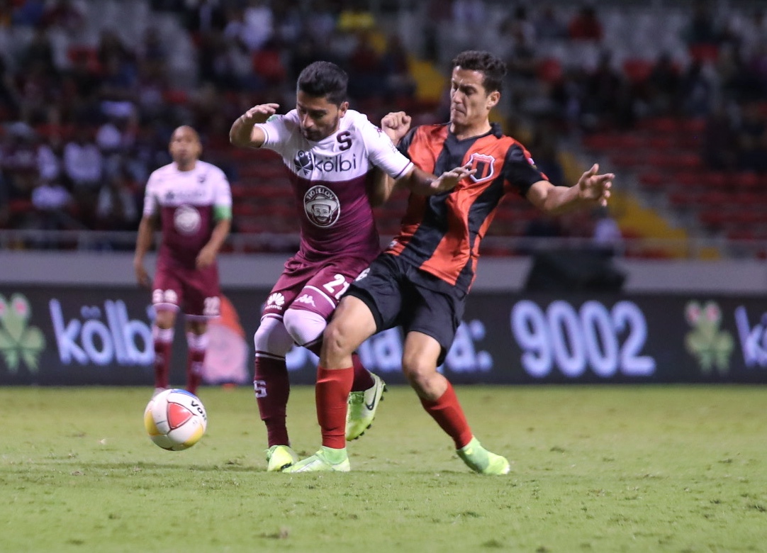 05/01/2020/ Partido entre los equipos de Liga Deportiva Alajuelense vs Saprissa para definir el primer lugar y campeón durante el clásico de los 90 Minutos por la Vida / Fotografía: John Durán