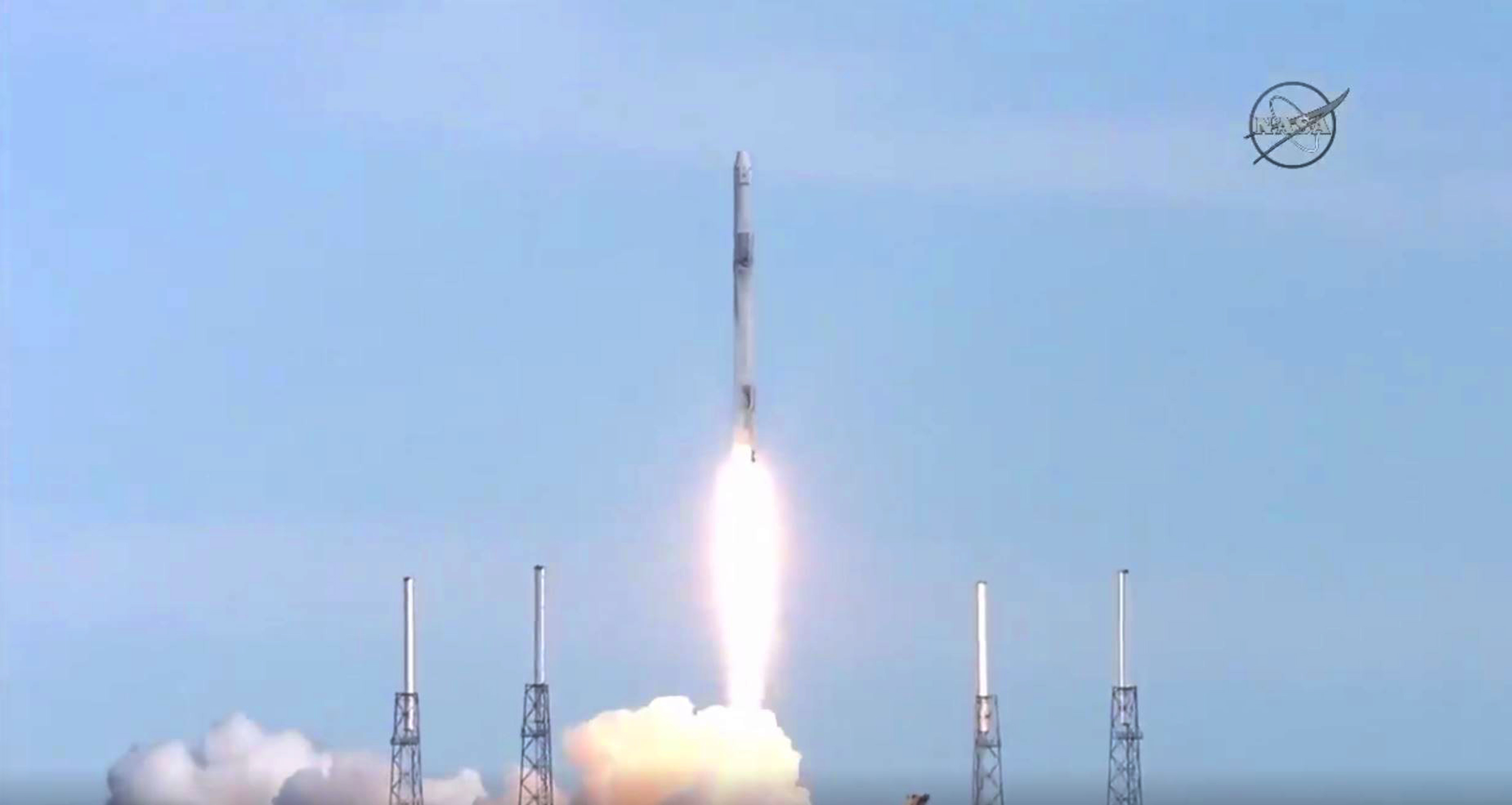 This image still obtained from NASA video shows the liftoff of the recycled Falcon 9 rocket and unmanned Dragon cargo ship on April 2, 2018, from Cape Canaveral, Florida.
SpaceX is sending supplies to astronauts on the International Space Station aboard a rocket booster and a cargo ship that have both flown before. / AFP PHOTO / NASA TV / Jose ROMERO / RESTRICTED TO EDITORIAL USE - MANDATORY CREDIT "AFP PHOTO / NASA TV" - NO MARKETING NO ADVERTISING CAMPAIGNS - DISTRIBUTED AS A SERVICE TO CLIENTS