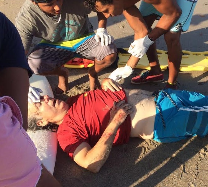 El rápido traslado del turista a Liberia permitió salvar su vida. A la 1 p. m. estaba delicado en sala de operaciones del Hospital Enrique Baltodano.