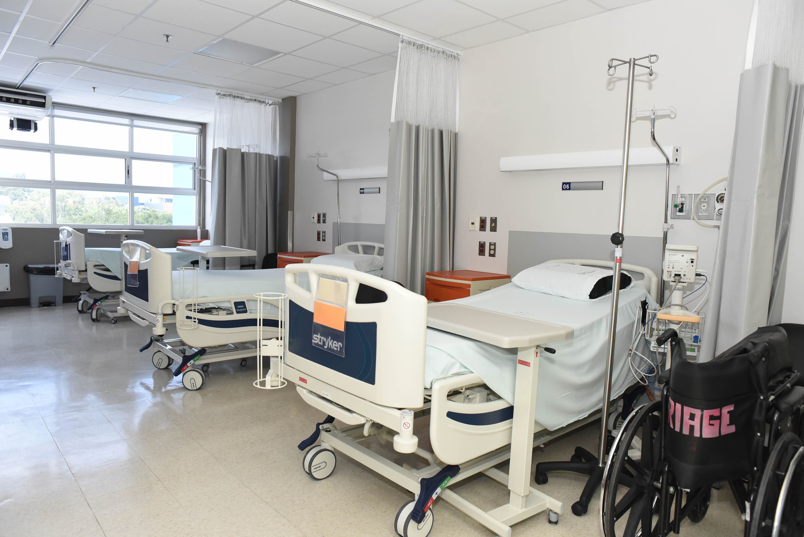 02/10/2019.Hora 8:30 a.m.
El hospital México esta cunpliendo este mez de setiembre 50 años de su fundación. Para este año esta estrenado salas para realizar cirugias hcai como para interno de pacientes.
En la foto nuevos saliones de recuperación.
CARLOS GONZALEZ/AGENCIA OJOPOROJO