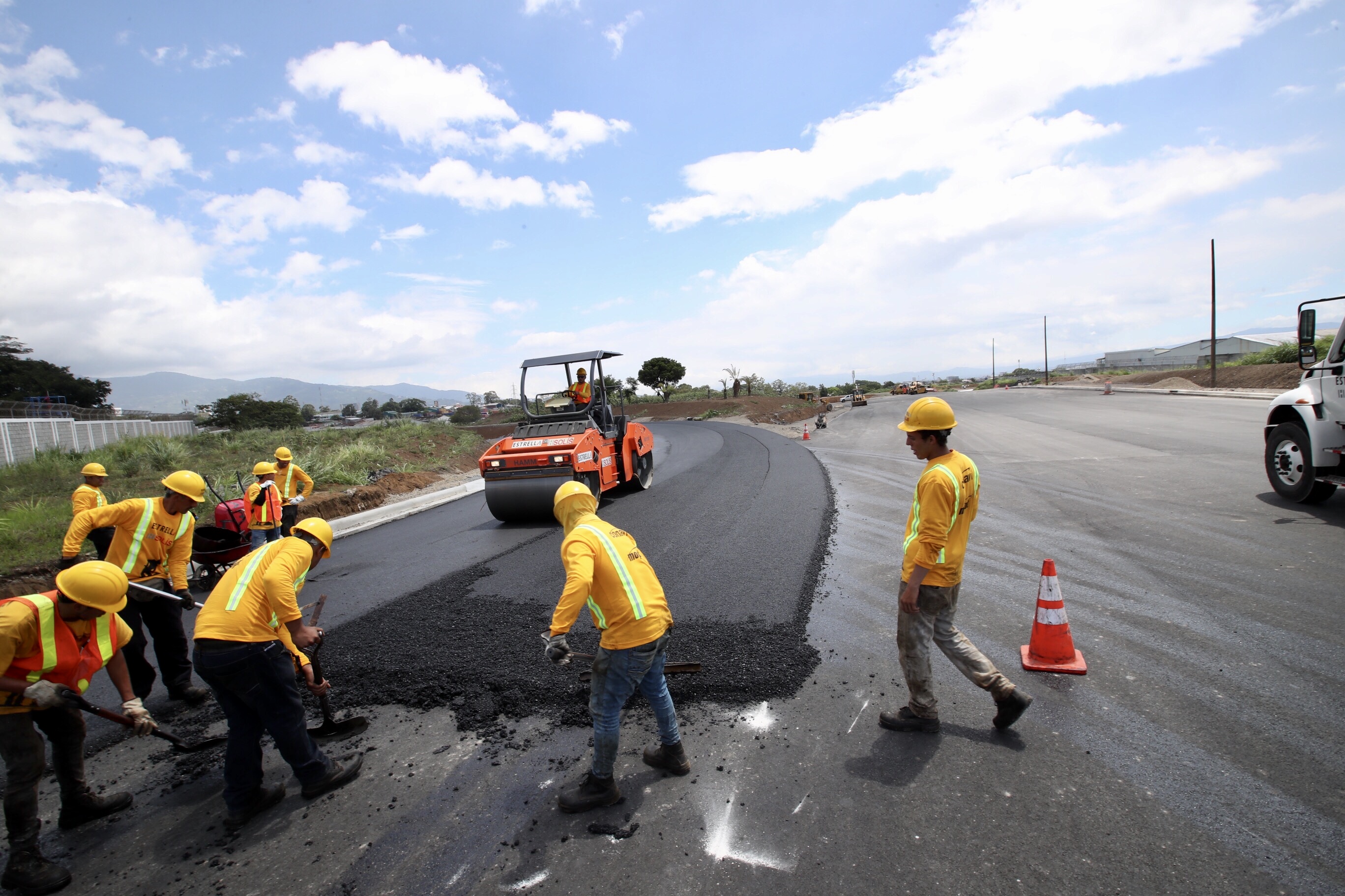 08/06/2018. Leon XIII. El presidente de la Republica, Carlos Alvarado supervisa las obras de la circunvalacion Norte. Fotografías: Graciela Solis