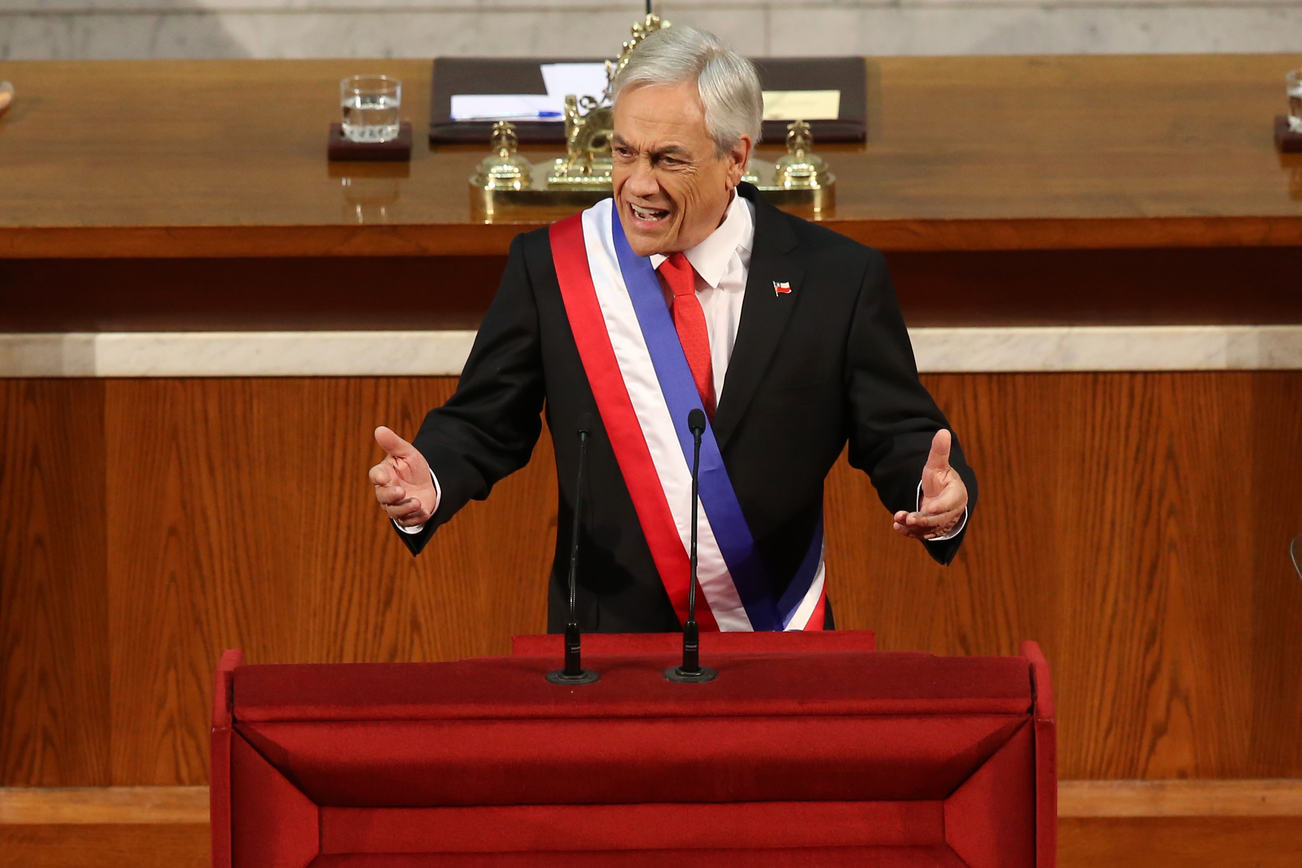 Chile's President Sebastian Pinera gives his first "State of the Nation" annual message to the country at the Congress in Valparaiso, Chile, on June 1, 2018. / AFP PHOTO / CLAUDIO REYES