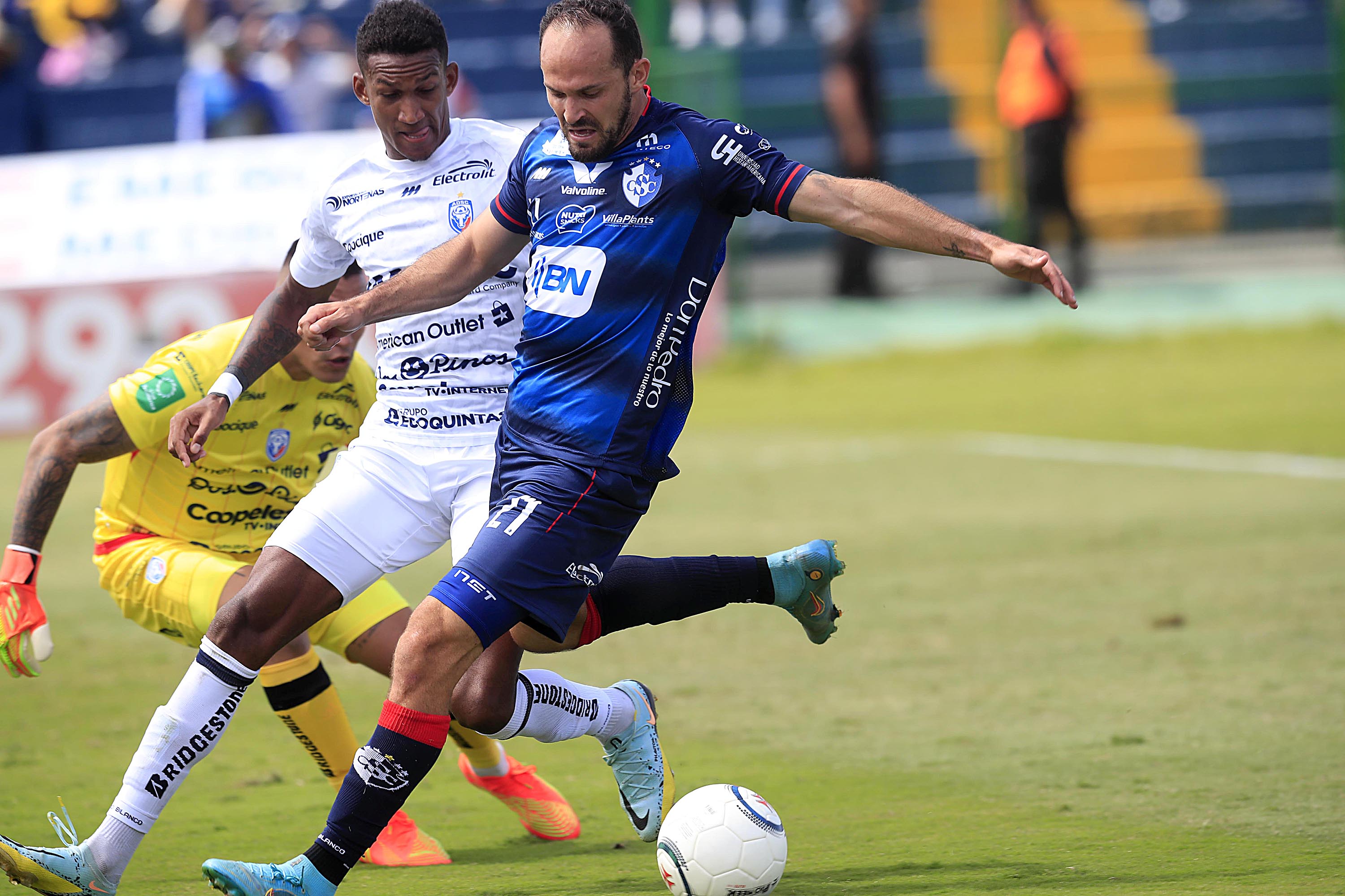 05/02/2023 Estadio Fello Meza. El Club Sport Cartaginés recibió a la Asocición Deportiva San Carlos, en partido de la jornada 5 del Torneo de Clausura, Liga Promerica 2023. Marco Ureña (21) ingresó de cambio pero tampoco consiguió abrir el marcador.