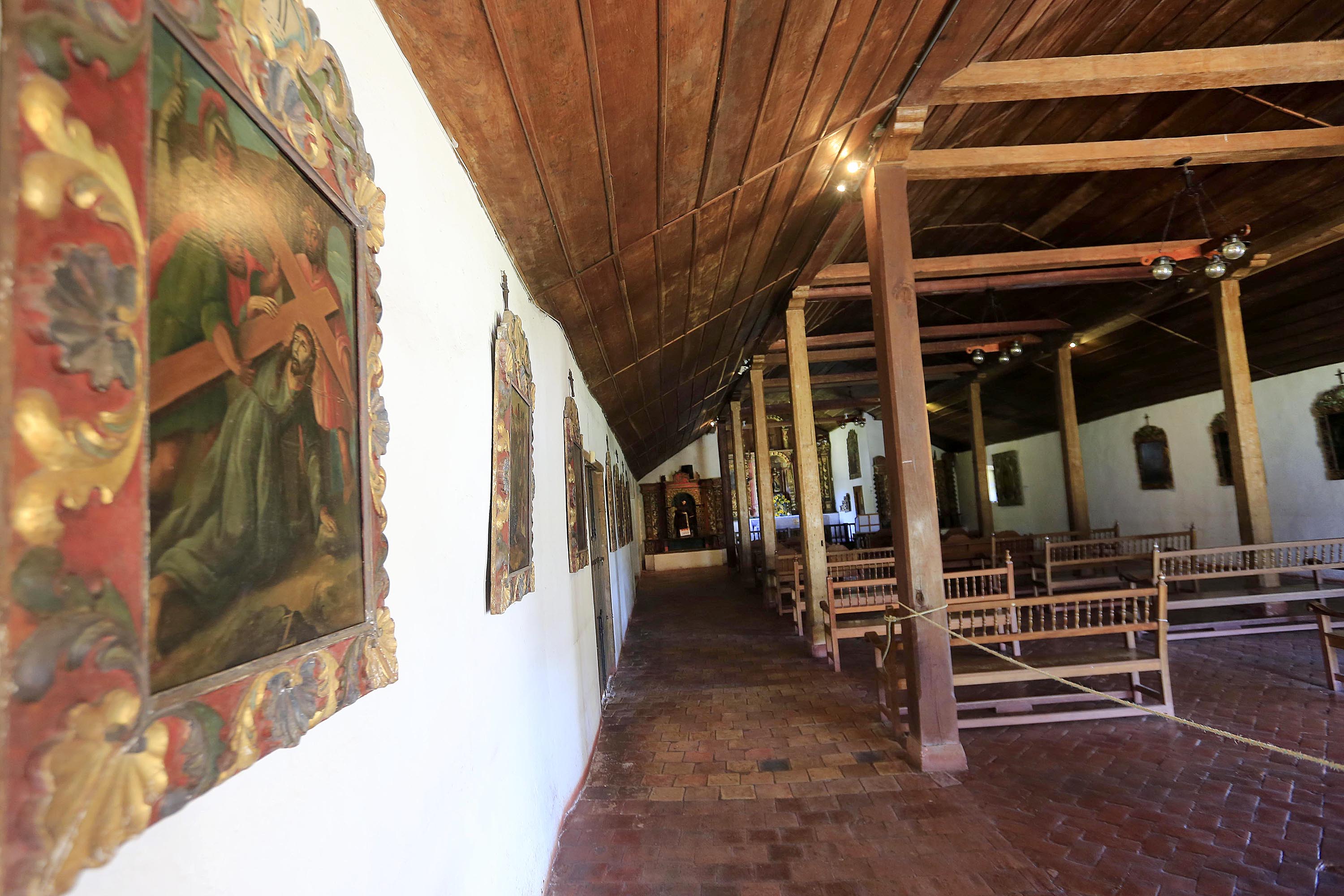 24/02/2021 Orosi, templo colonial. Ariana Chavarría Gómez y Keylor Ortega, de la escuela de ingería civil de la UCR, apoyados con equipos de escaneo de alta tecnología, realizaron estudios de diagnóstico al templo más antiguo de este país. Foto: Rafael Pacheco.