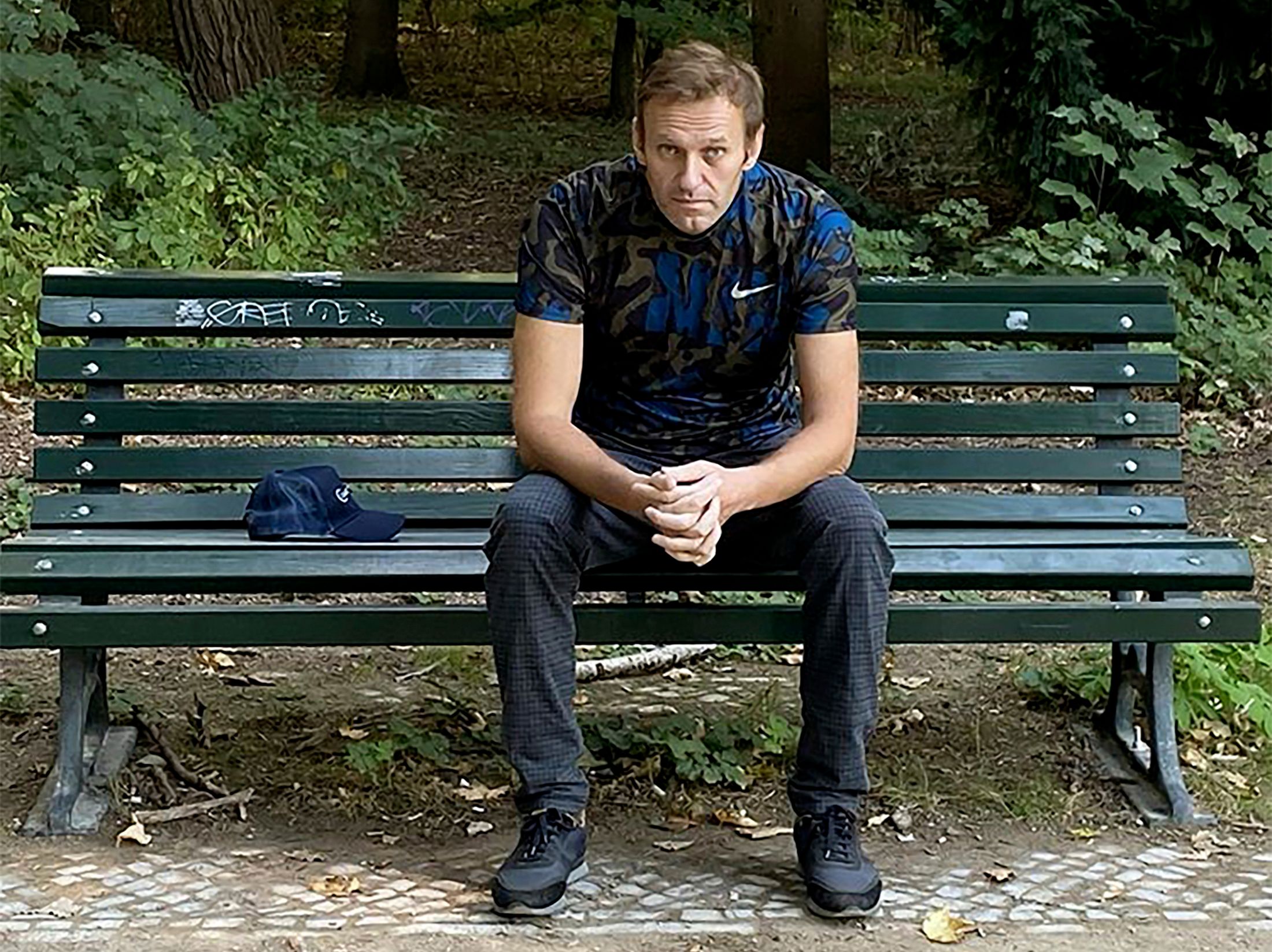 This handout picture posted on September 23, 2020 on the Instagram account of @navalny shows Russian opposition leader Alexei Navalny sitting on a bench in Berlin. - Russian opposition leader Alexei Navalny, who the West believes was poisoned with a Soviet-era nerve agent, has been discharged from hospital after a month, his doctors in Berlin said on September 23, 2020. (Photo by Handout / Instagram account @navalny / AFP) / RESTRICTED TO EDITORIAL USE - MANDATORY CREDIT "AFP PHOTO / Instagram account @navalny / handout" - NO MARKETING - NO ADVERTISING CAMPAIGNS - DISTRIBUTED AS A SERVICE TO CLIENTS
- ALTERNATIVE CROP -