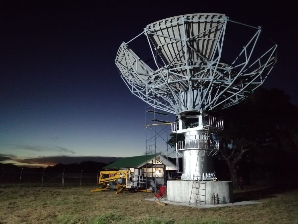 Diciembre, 2021. Proceso de instalación del primer radiotelescopio de la región para estudiar el sol. Lugar: Santa Cruz, Guanacaste. Foto exclusiva LN