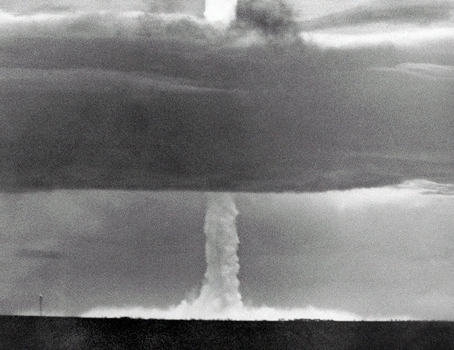 Imagen de una de prueba de bomba de hidrógeno realizada por Estados Unidos en 1955.