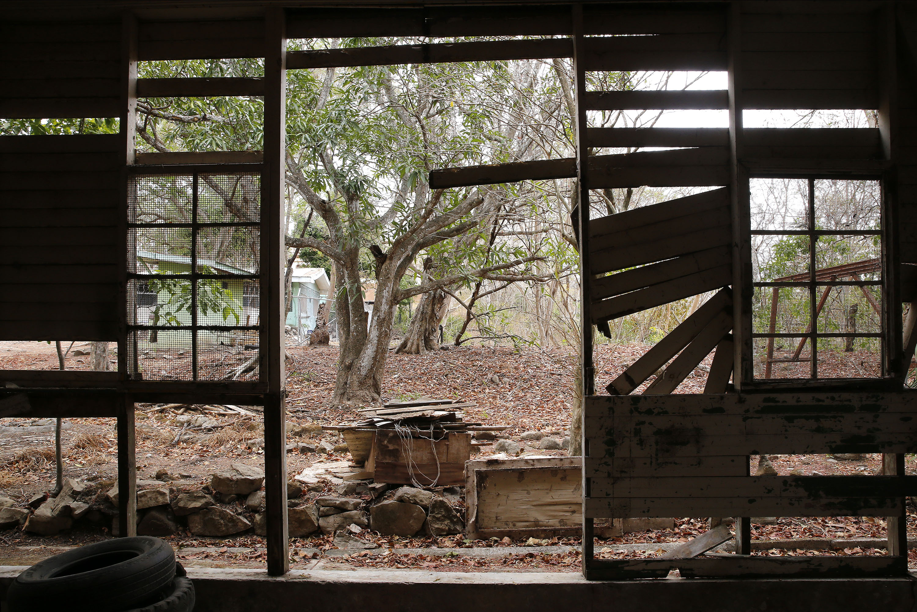 05/04/2019. Isla San Lucas, Puntarenas. Actividad para la reactivación de la Isla San Lucas con la presencia de la Primera Dama, Claudia Dobles, y representantes del MINAE y del ICT. En la foto: El dispensario fue contruido en 1960 y está en total abandono. Foto: Albert Marín.