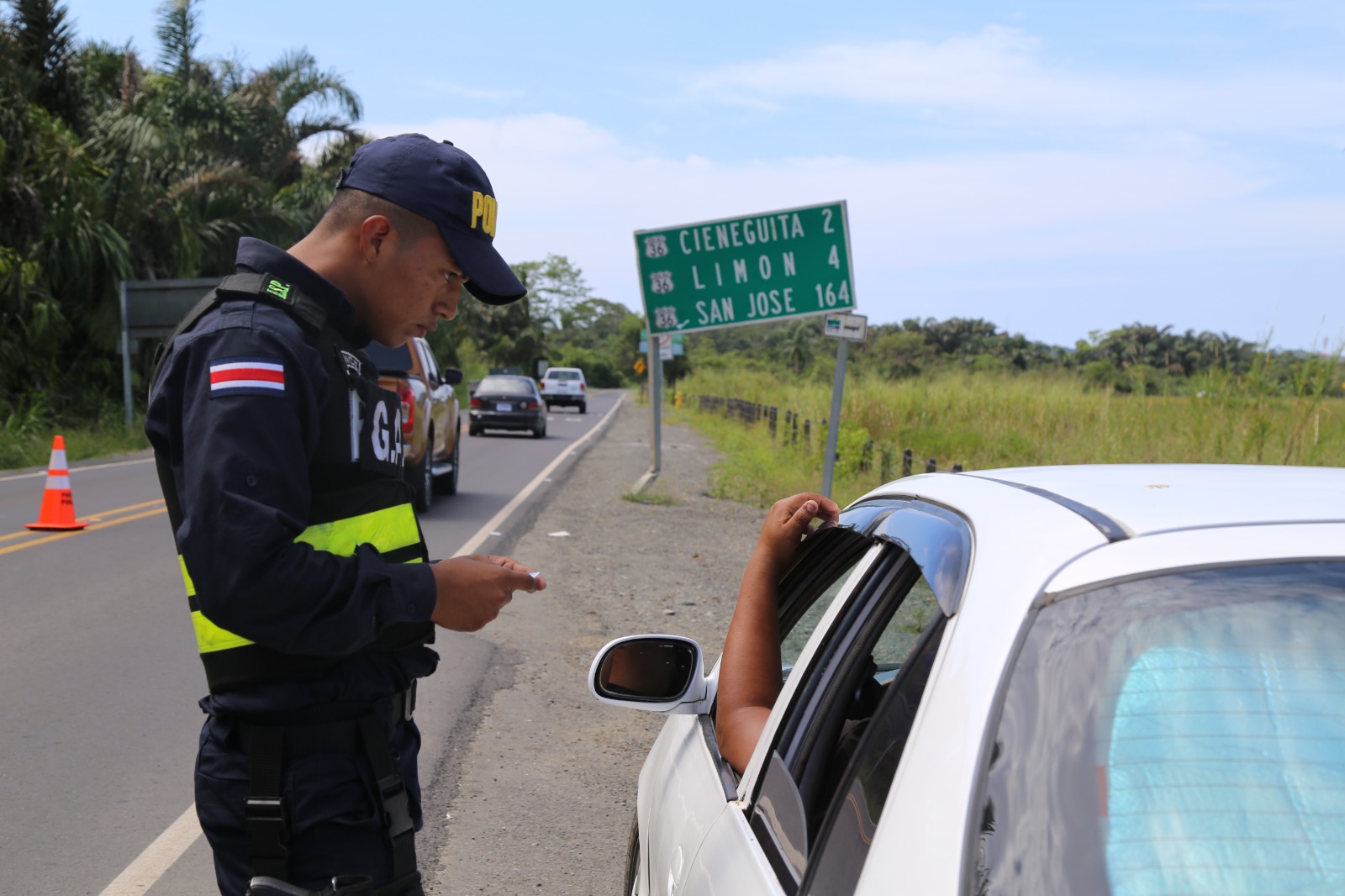 Para contrarrestar la ola delictiva en Limón, los expertos reclaman por más presencia policial como medida inmediata. Foto: MSP.