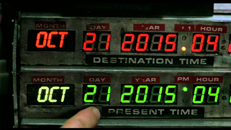 Marty McFly viajó desde 1985 al 21 de octubre del 2015, a bordo de un De Lorean convertido en máquina del tiempo. Universal