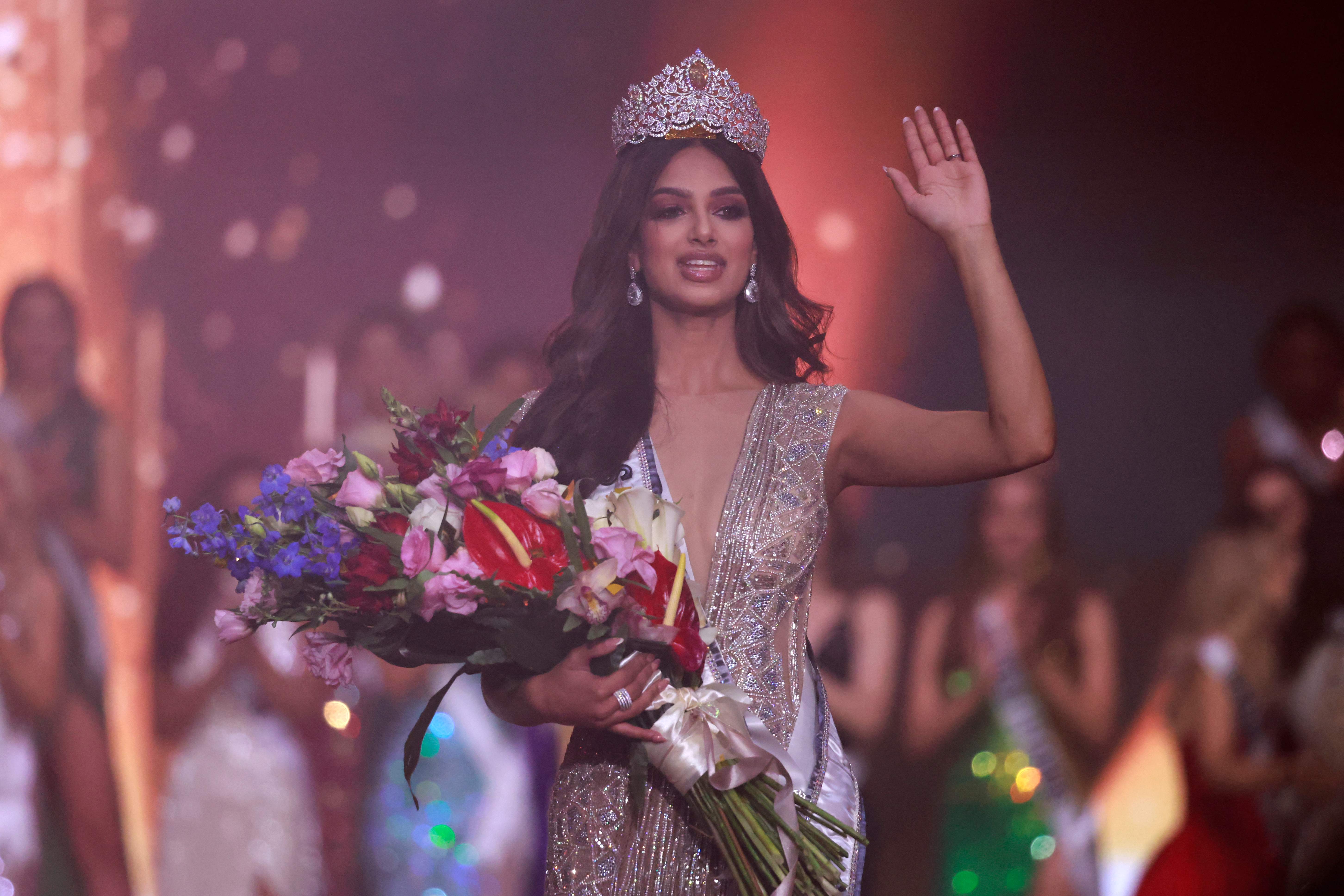 Miss India, Harnaaz Sandhu, is crowned Miss Universe during the 70th Miss Universe beauty pageant in Israel's southern Red Sea coastal city of Eilat on December 13, 2021. (Photo by Menahem KAHANA / AFP)
