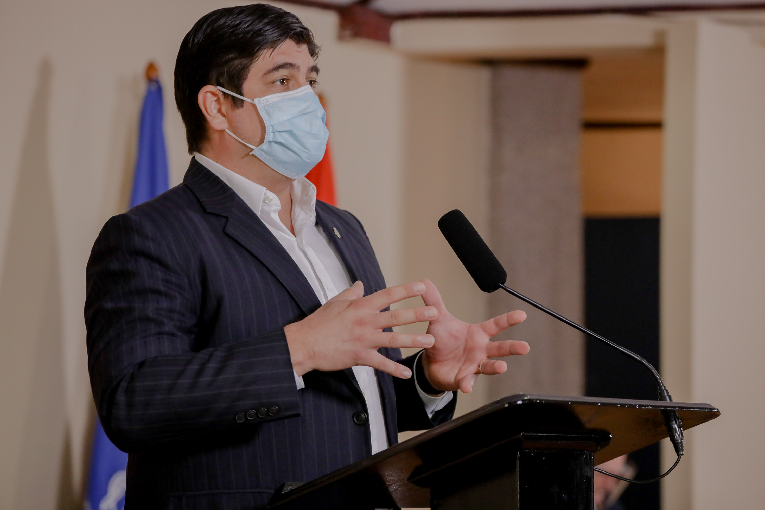 31/07/2020. El residente Carlos Alvarado se refirió al proyecto de reducción de jornadas en el sector público, durante la conferencia de prensa sobre la covid-19 de este medio día, en Casa Presidencial. Foto: Roberto Carlos Sánchez / Presidencia para LN