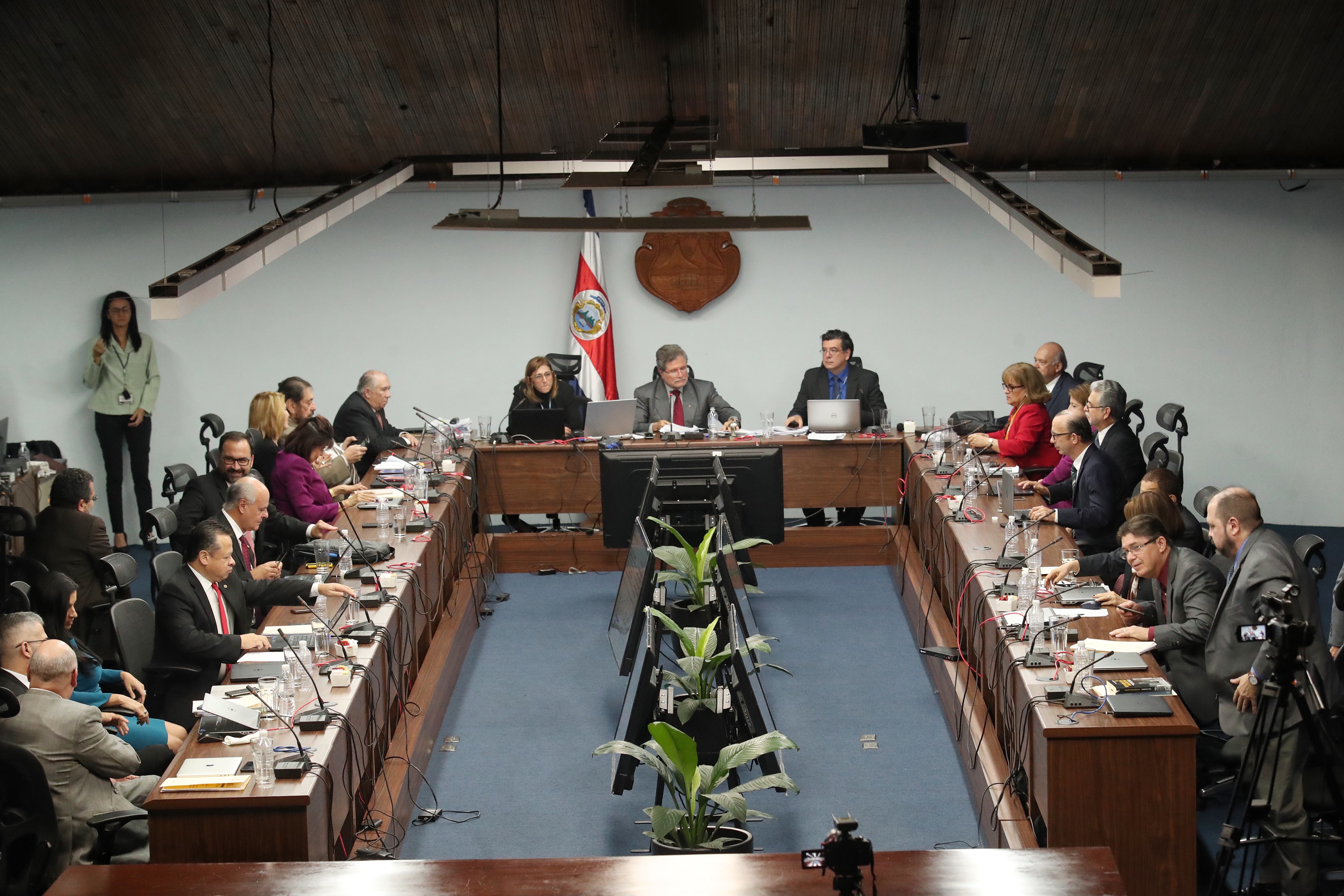 16-10-2018 / Sesión de Corte Plena en la cual 22 magistrados valoran cómo afecta el proyecto del Plan Fiscal en el Poder Judicial, encabezado por el presidente de la corte Fernando Cruz / Fotografía: John Durán