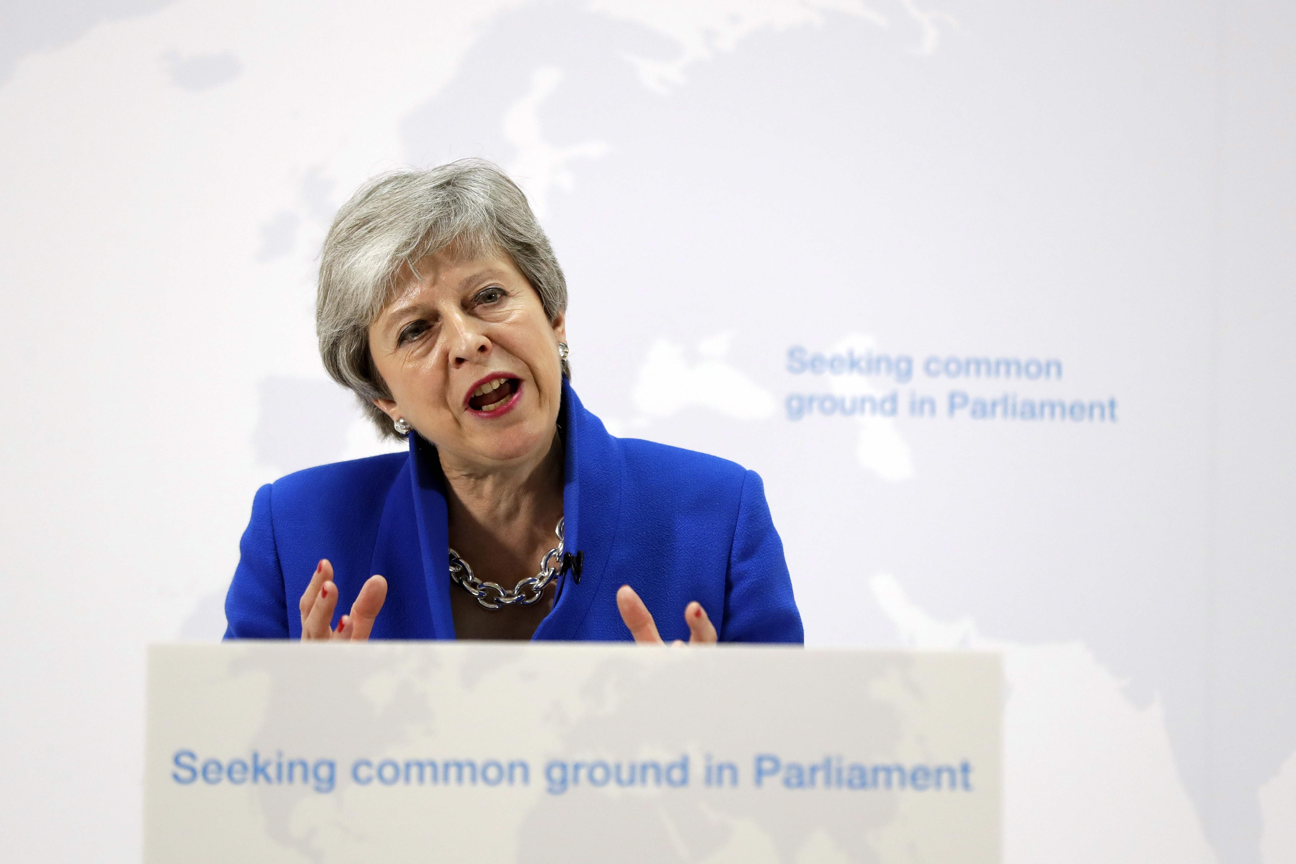 La primera ministra británica, Theresa May, pronuncia un discurso en el centro de Londres, el 21 de mayo del 2019. Foto: AFP