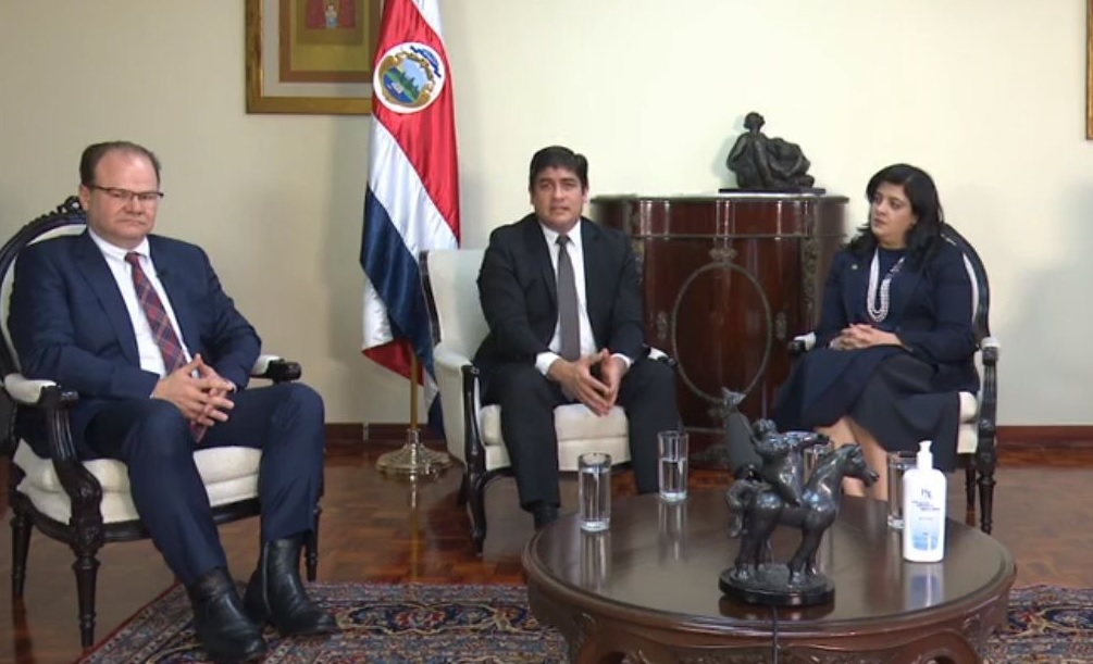 13/07/2020. El presidente Carlos Alvarado y los ministros de Hacienda, Elian Villegas; y de Planificación, Pilar Garrido.