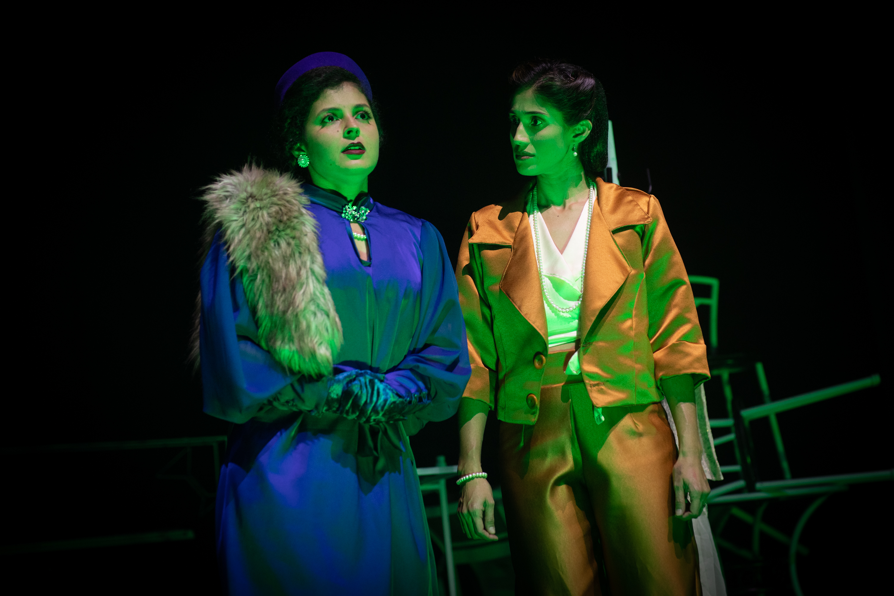 Karen Mora (en el papel de Henrietta Boggs) y Alice García (en
el papel de Yvonne Clays),
