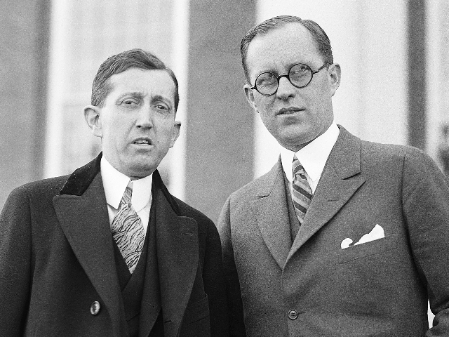Will Hays tenía la bendición de los más poderosos. Aquí con Joseph Kennedy, el patriarca del clan que años después marcaría la vida política de EE.UU. Corbis/Para LN