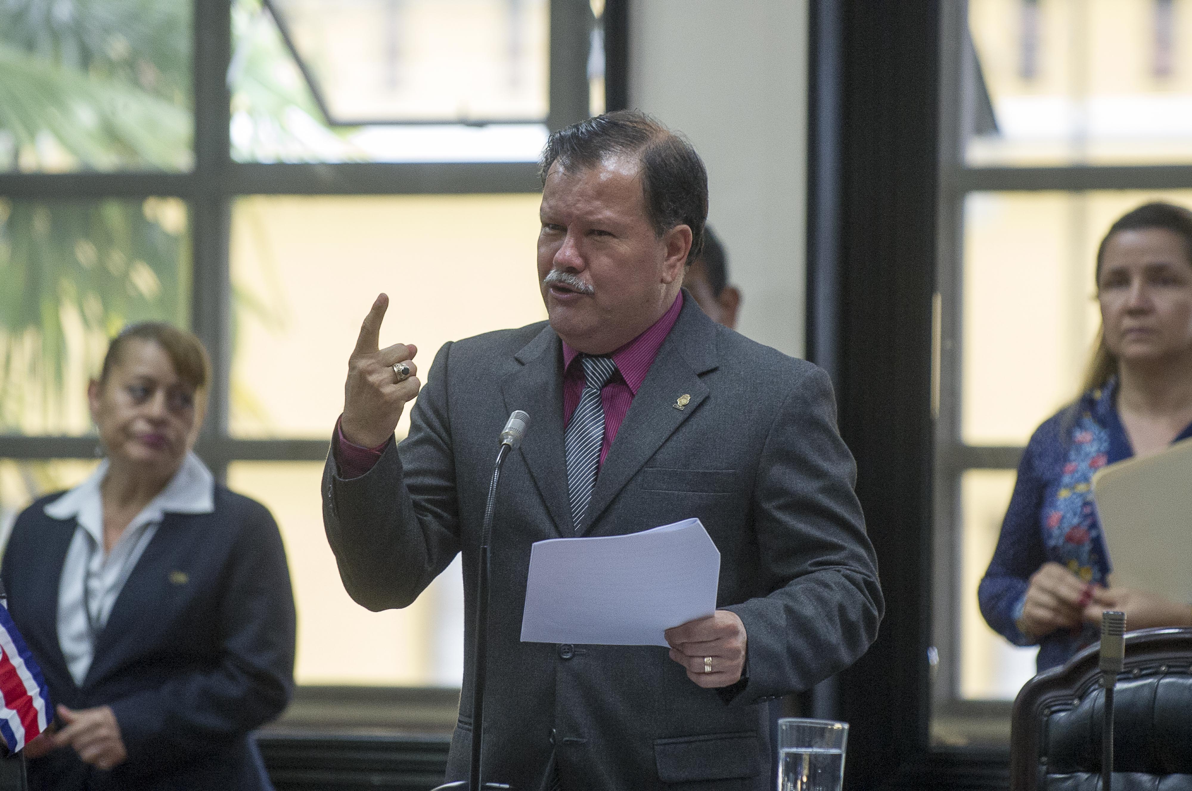 16/06/2016, San José, Cuesta de Mora, Asamblea Legislativa, sesión de plenario. En la fotografía Abelino Esquivel PRC. Fotografía José Cordero