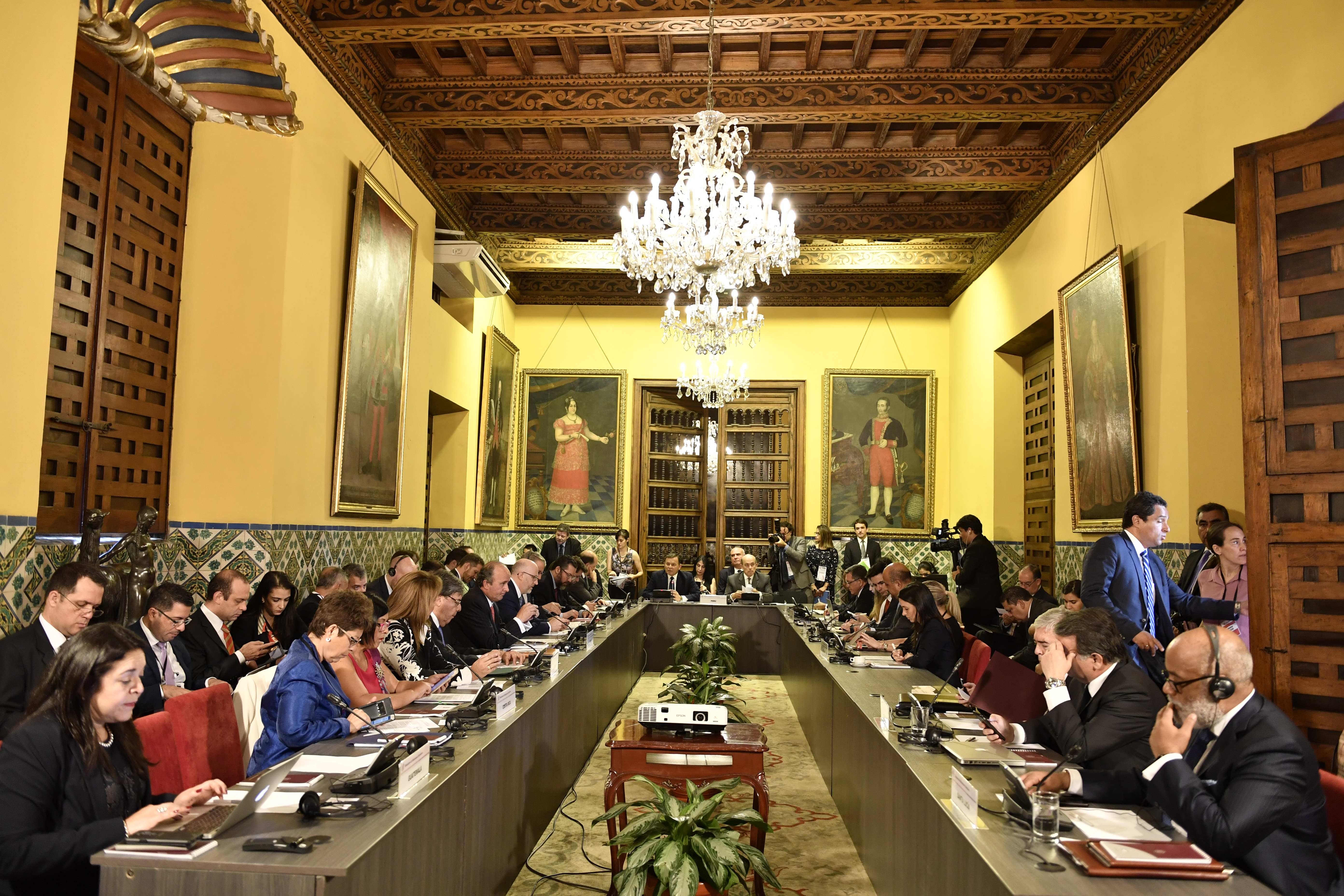 Costa Rica suscribe Declaración del Grupo de Lima que no reconoce legitimidad de nuevo gobierno de Nicolás Maduro en Venezuela. El Canciller peruano Néstor Popolizio presidió la Reunión de Ministros de Relaciones Exteriores realizada en el Palacio de Torre Tagle. Foto: Cancillería de Perú