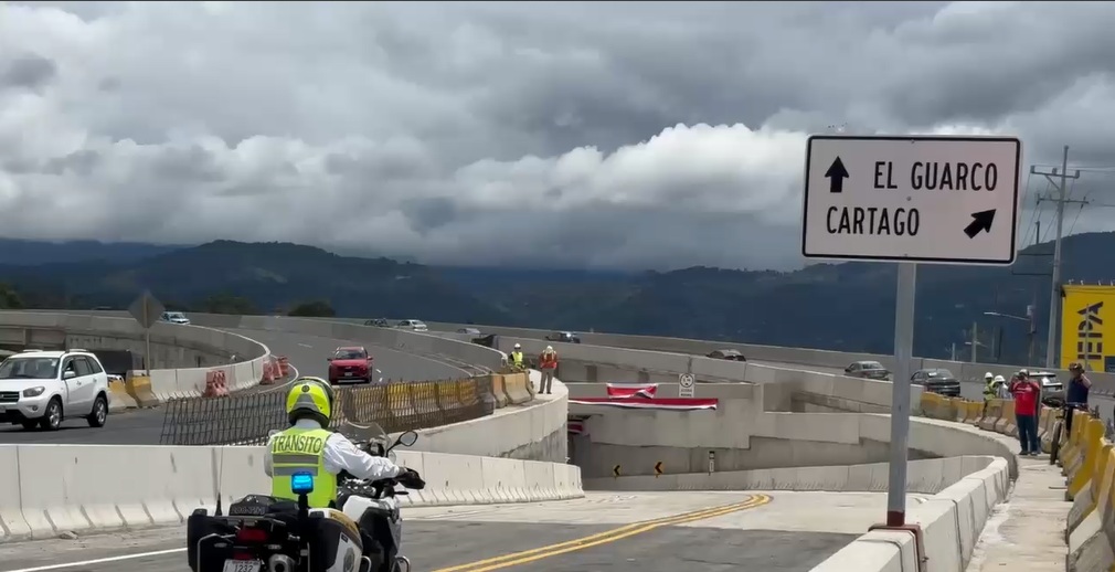 Este domingo 14 de setiembre se habilitó el paso inferior (túnel) del intercambio de La Lima de 435 metros de longitud, a dos carriles (uno por sentido de circulación), que permitirá a las personas usuarias trasladarse de manera directa y expedita