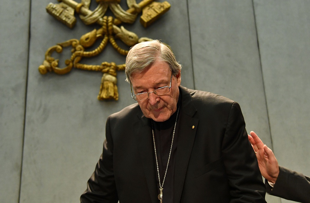 Pell, número tres de la Iglesia católica y prefecto de la secretaría de Asuntos Económicos, es el eclesiástico de mayor rango acusado hasta ahora de abusos sexuales.