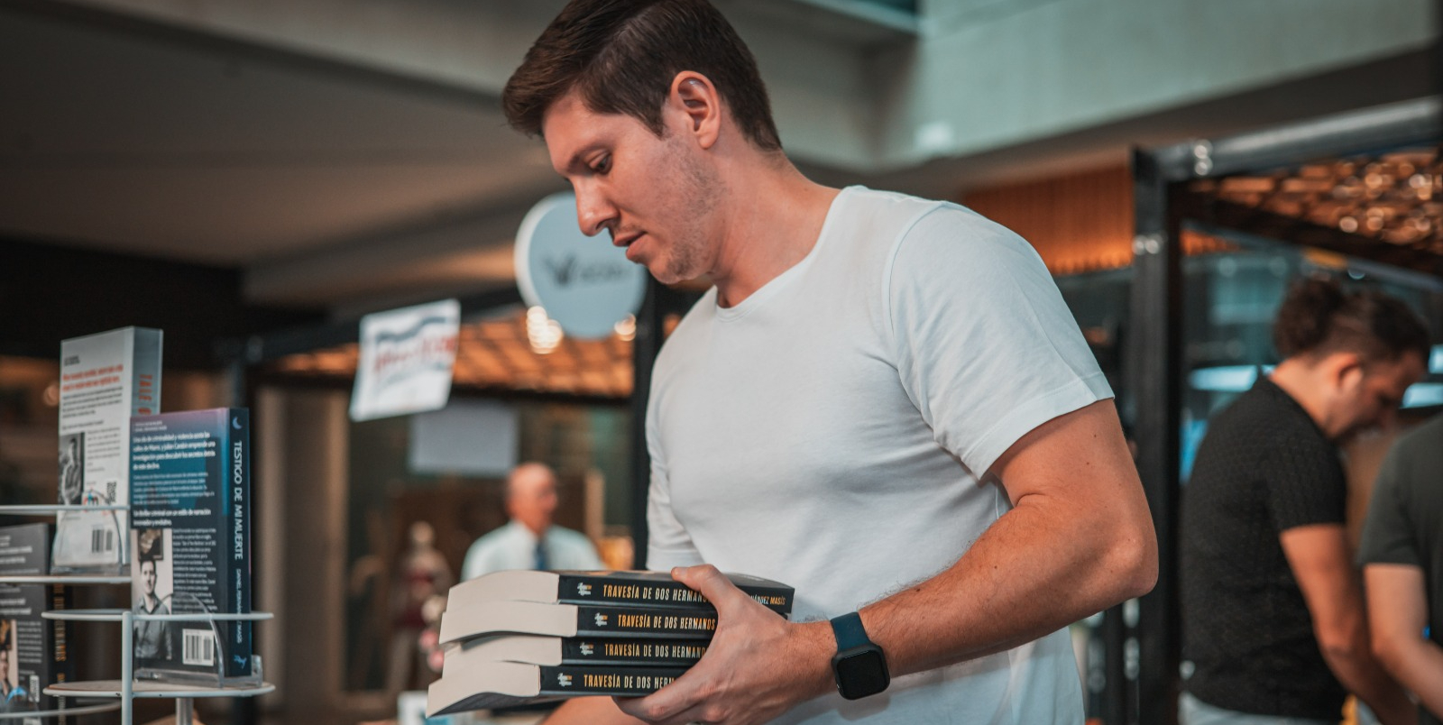 Fernández incursiona en la gestión cultural con un festival literario que tendrá a más de 45 expositores este fin de mes. Foto: Cortesía