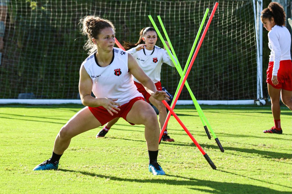 Jennie Lakip está bien físicamente. Fotografía: Prensa Alajuelense