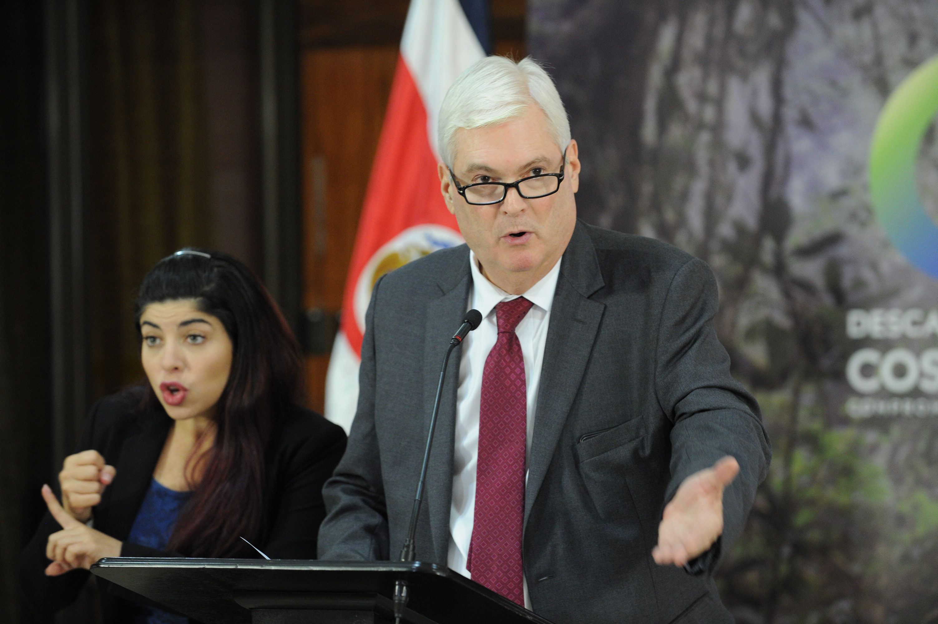 Embajadoras de carrera asumen direcciones de Cancillería tras escándalo |  La Nación