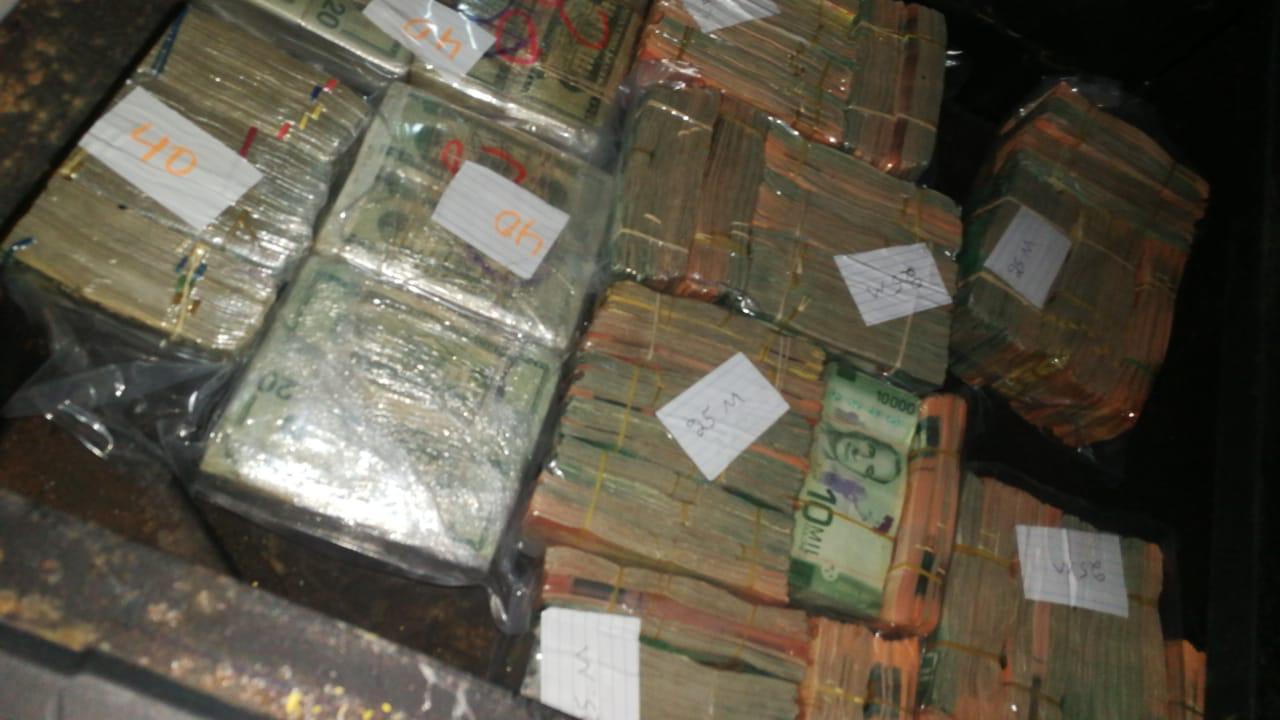 Dinero decomisado en operativo