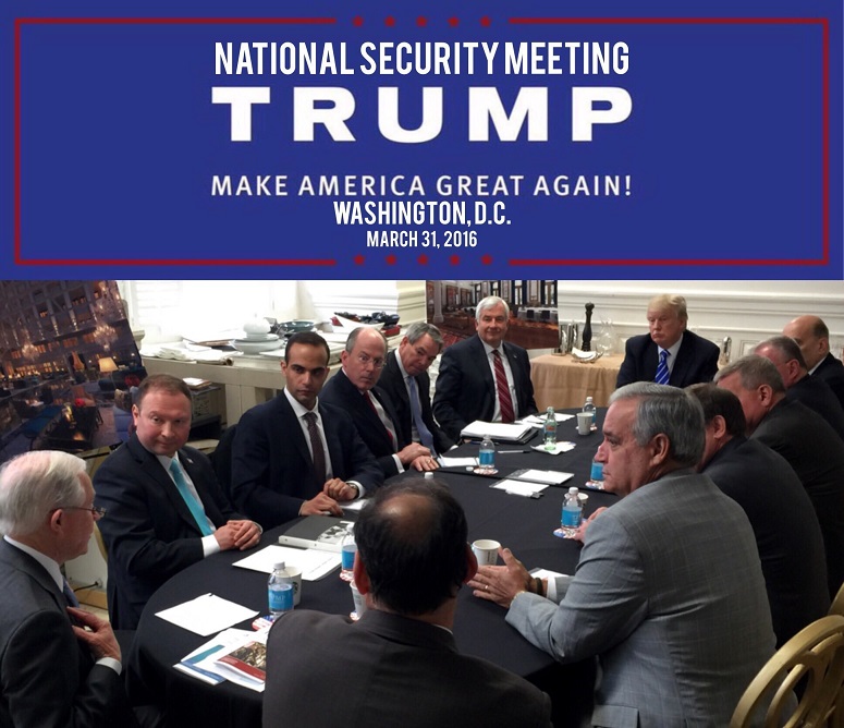 En esta foto de la cuenta de Twitter del presidente Donald Trump se observa a al asesor George Papadopoulos (tercero de izquierda a derecha, al frente) en una reunión con el entonces candidato (al fondo), el 31 de marzo del 2016.