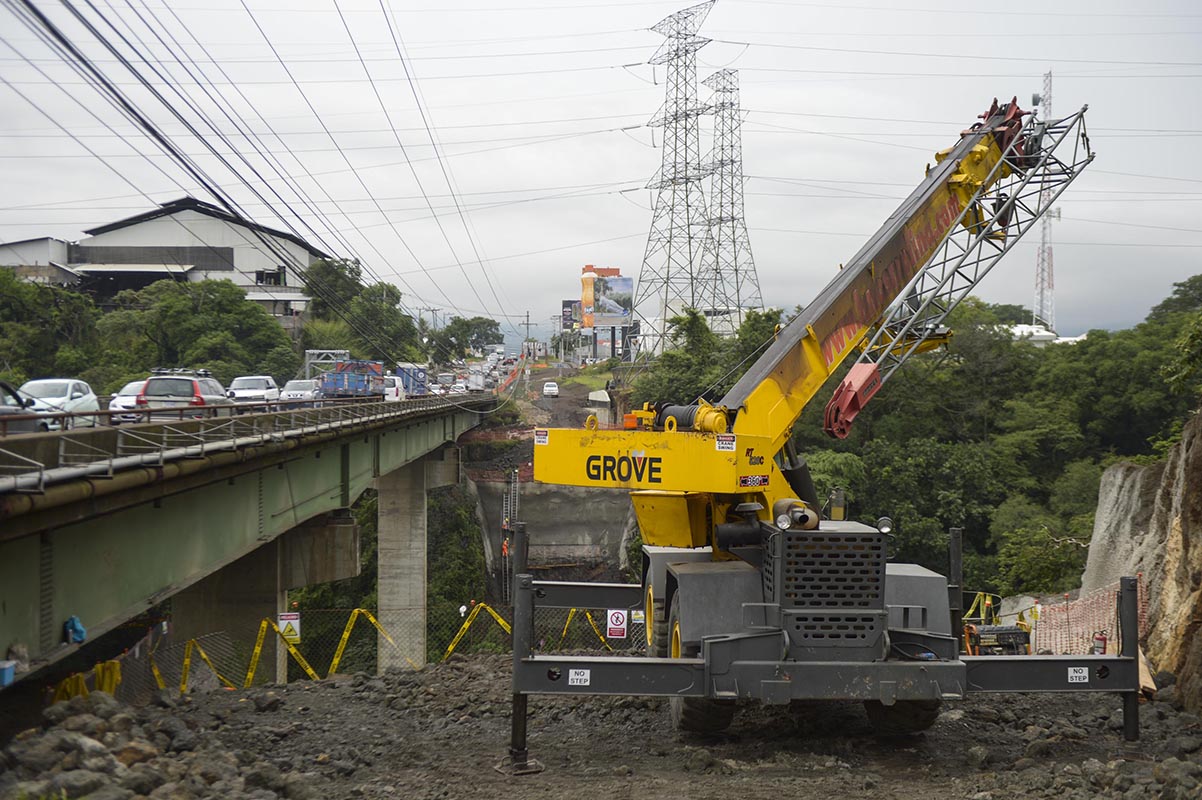 Los trabajos en el nuevo puente sobre el río Virilla en Lindora iniciaron en mayo, estará listo entre mayo y junio de 2018