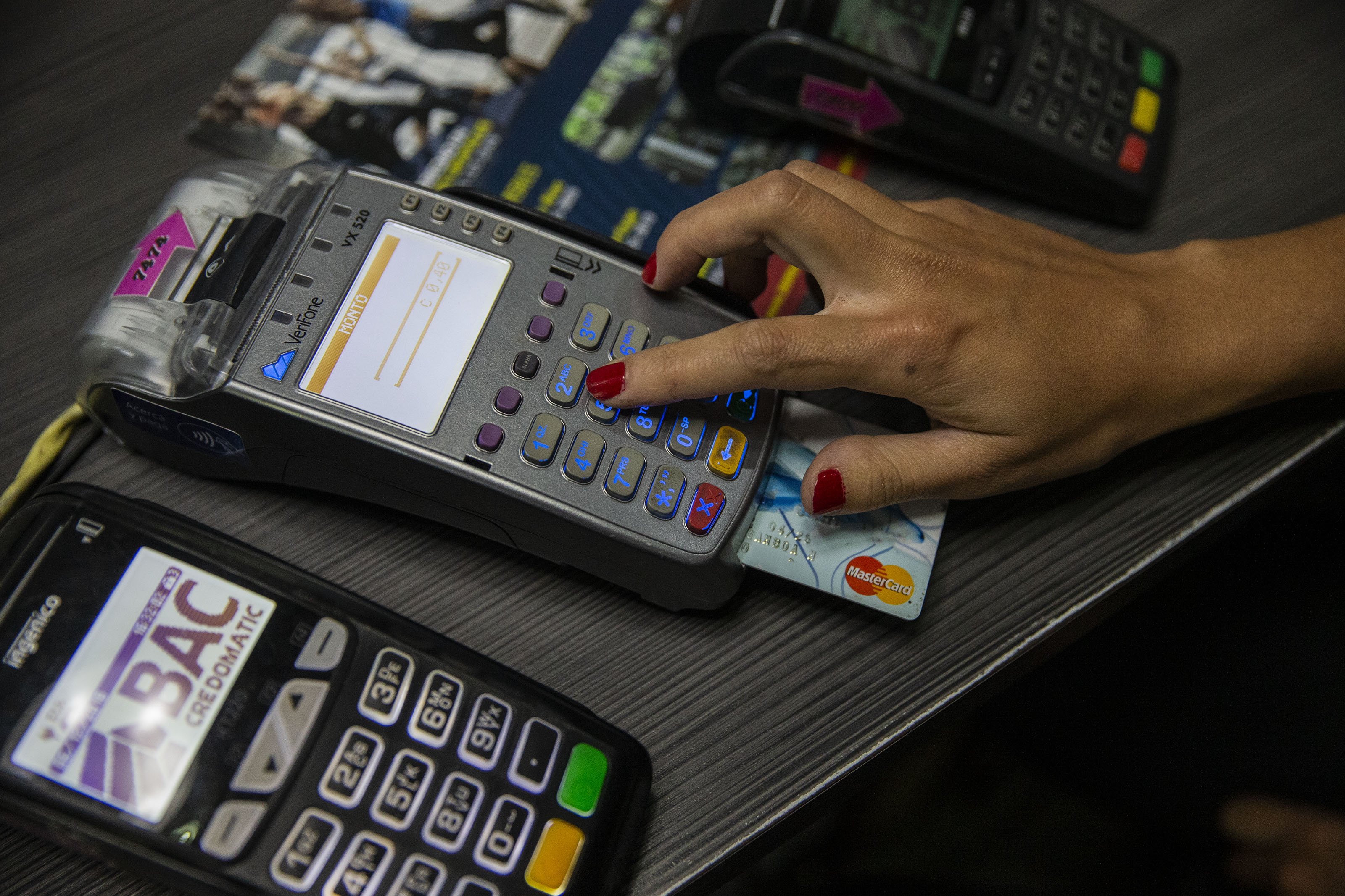 06/12/2018. Gym 360 Fitness. Paseo de las Flores, Heredia Costa Rica. Trabajo sobre comisiones que deben pagar los comercios por aceptar pagos con tarjeta. En la Foto Audrey Cordero. Fotografía: Alejandro Gamboa Madrigal