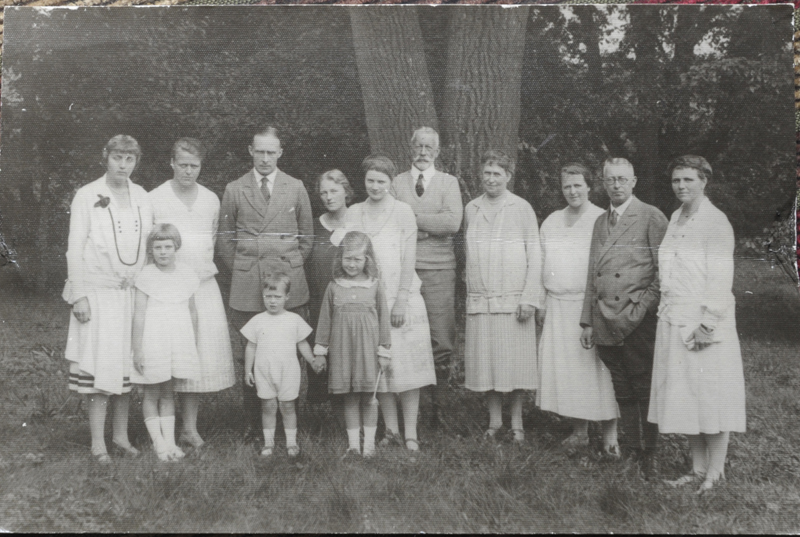 La familia de Prusia en la década de 1920, cuando los príncipes regresaron por un breve tiempo a Europa.